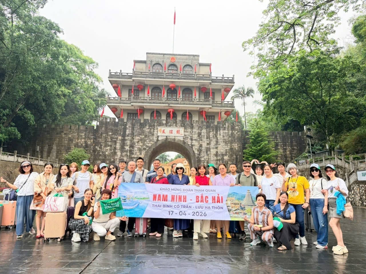 VNEXPRESSTOUR TRÂN TRỌNG CẢM ƠN ĐOÀN KHÁCH THAM QUAN NAM NINH - BẮC HẢI (17/04)