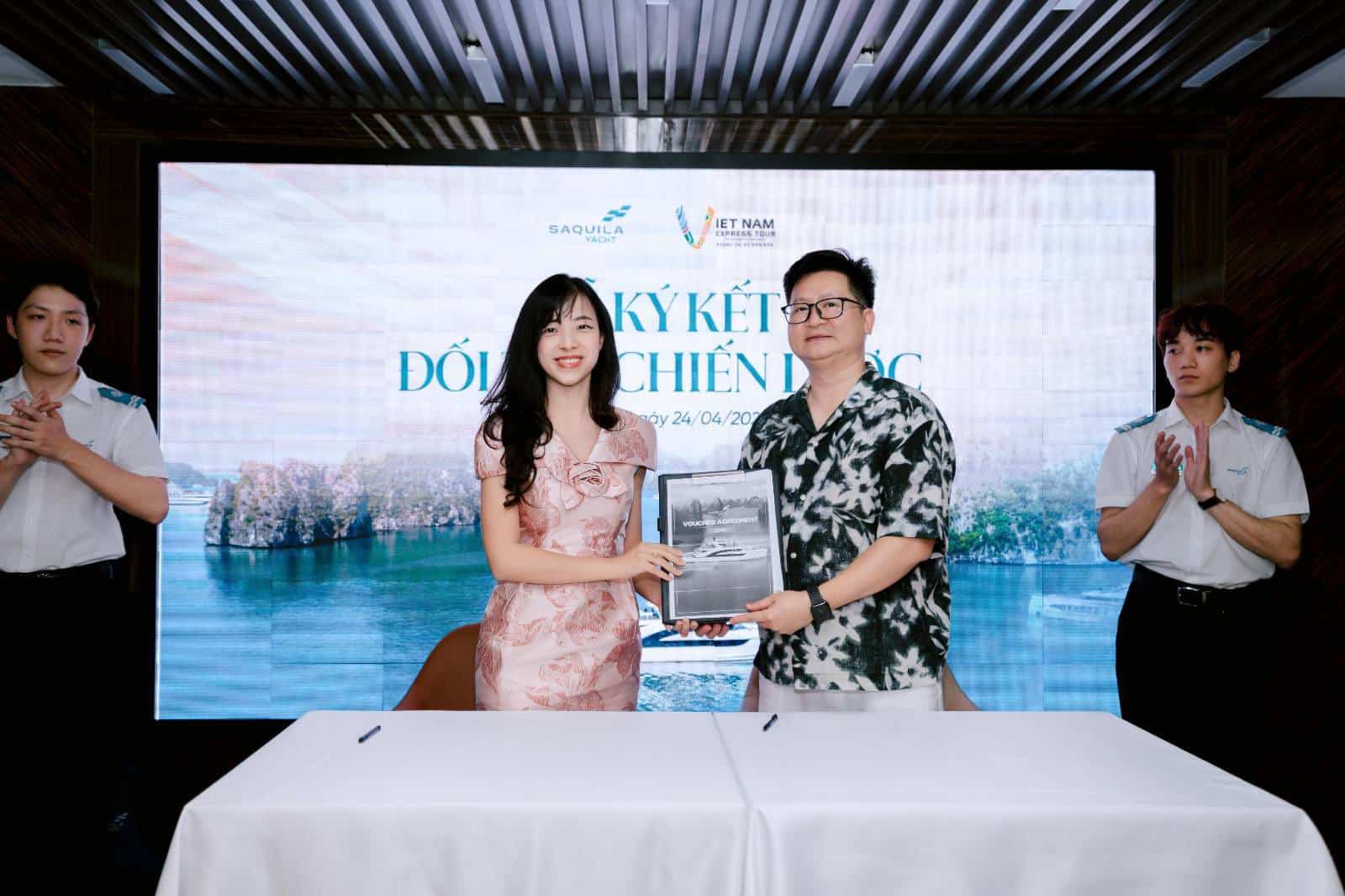 LỄ KÝ KẾT: VNEXPRESS TOUR x Saquila Yacht