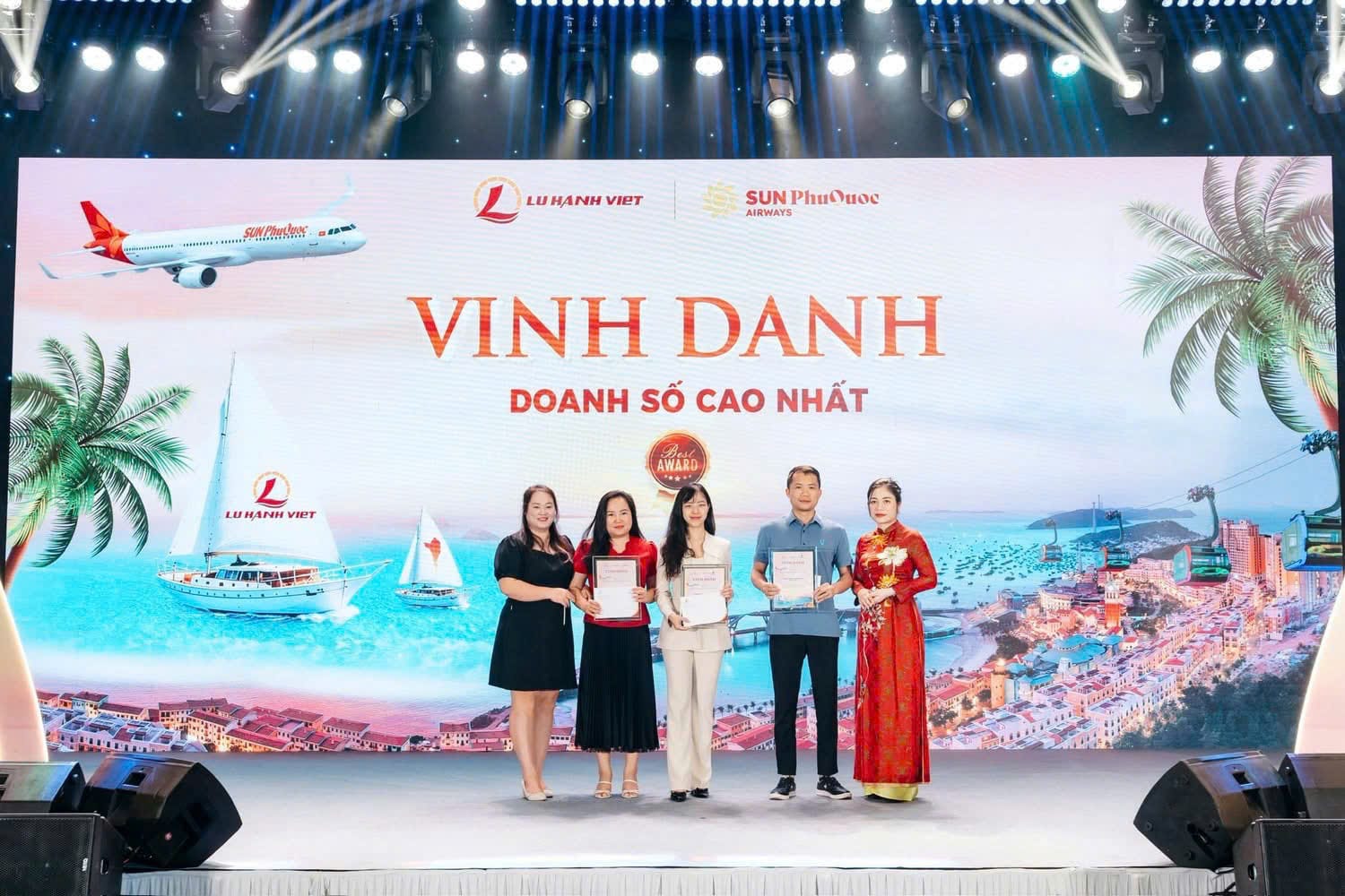 VNEXPRESSTOUR Vinh Dự Được Vinh Danh Top 9 Đại Lý Xuất Sắc Trong Chiến Dịch “Phú Quốc Beyond Paradise”