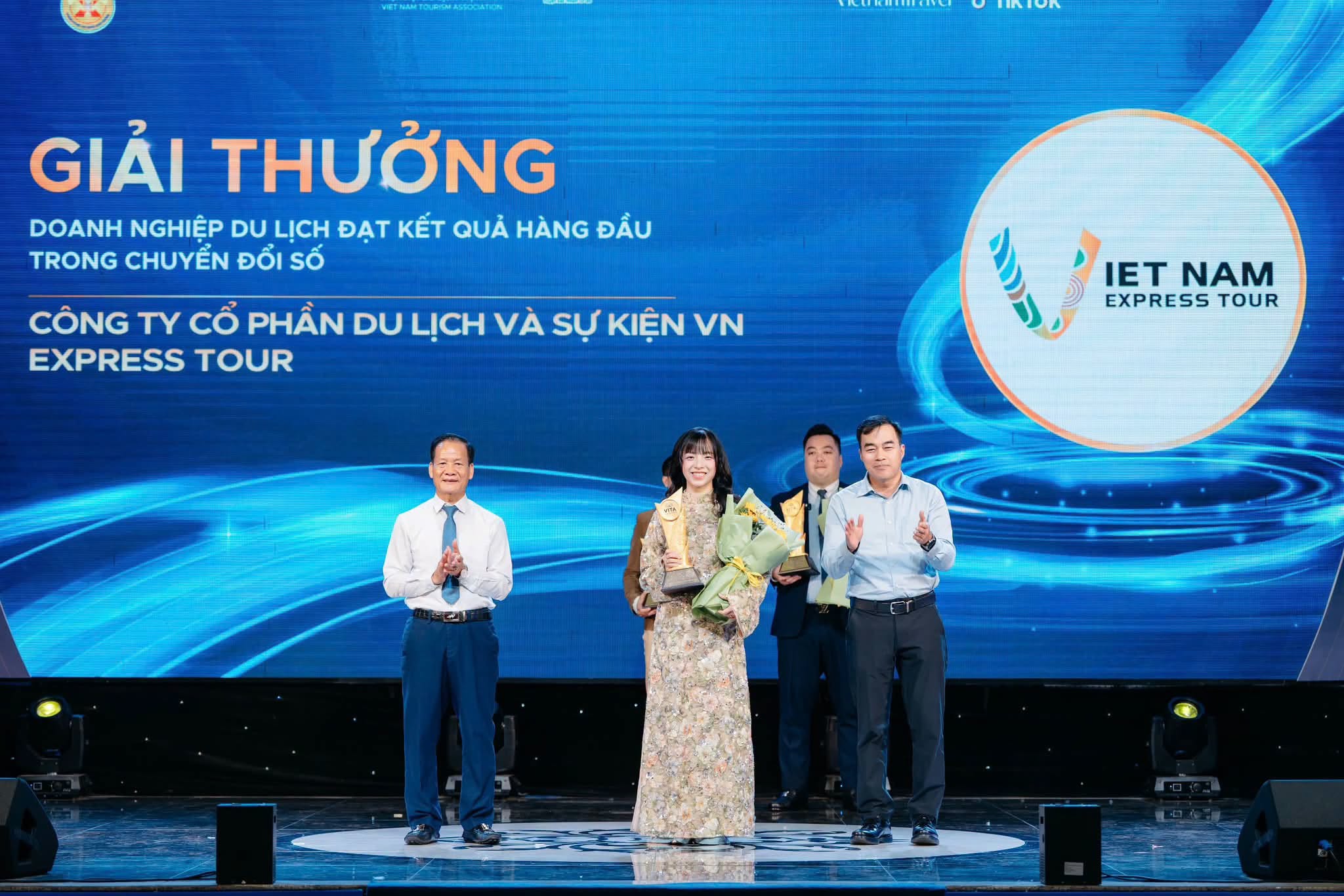 VNEXPRESSTOUR VINH DỰ ĐẠT GIẢI THƯỞNG VITA AWARDS 2026 CỦA HIỆP HỘI DU LỊCH VIỆT NAM