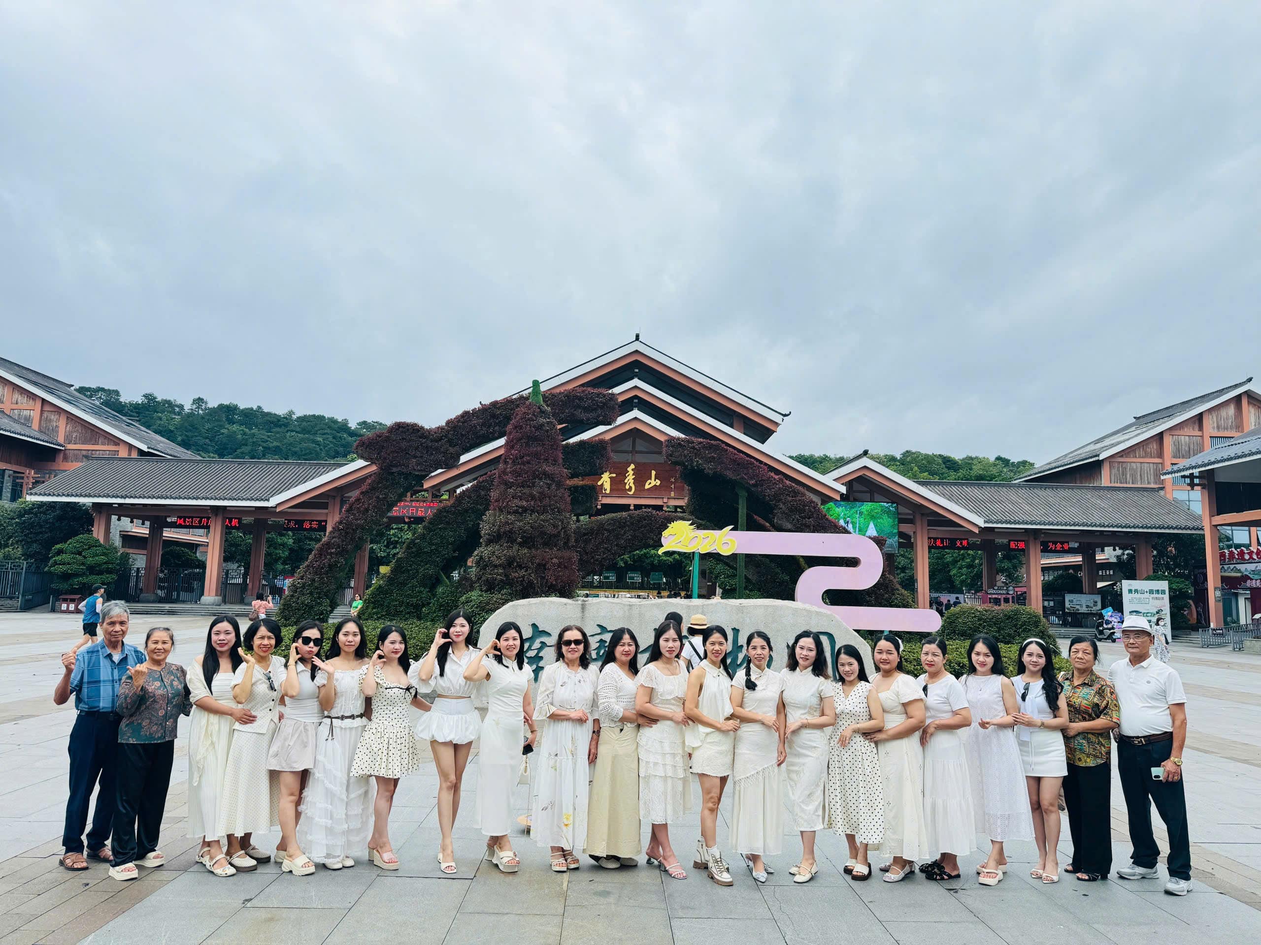 VNEXPRESSTOUR CẢM ƠN QUÝ ĐOÀN CÔNG TY GIÁO DỤC HOA LAN ĐÃ ĐỒNG HÀNH TRONG HÀNH TRÌNH NAM NINH – TRUNG QUỐC 3N2Đ