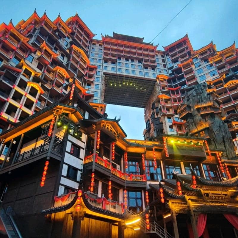 PHƯỢNG HOÀNG – TRƯƠNG GIA GIỚI