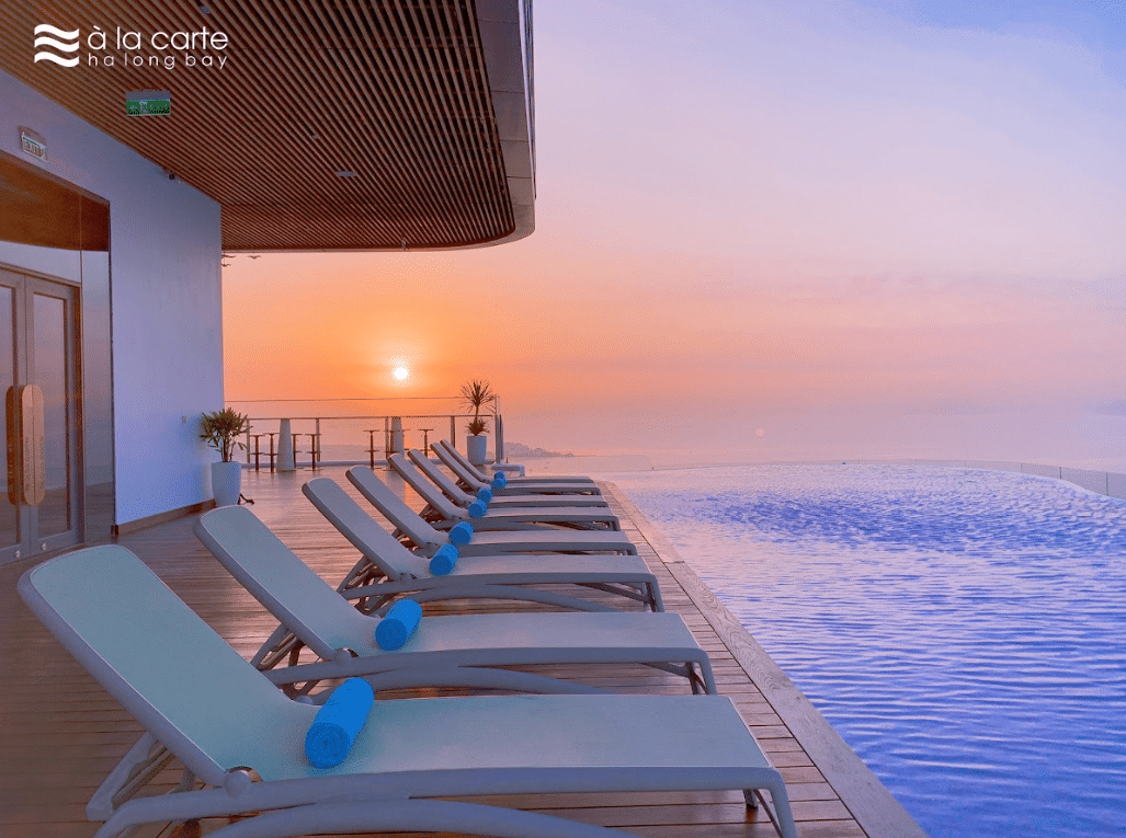 À LA CARTE HẠ LONG