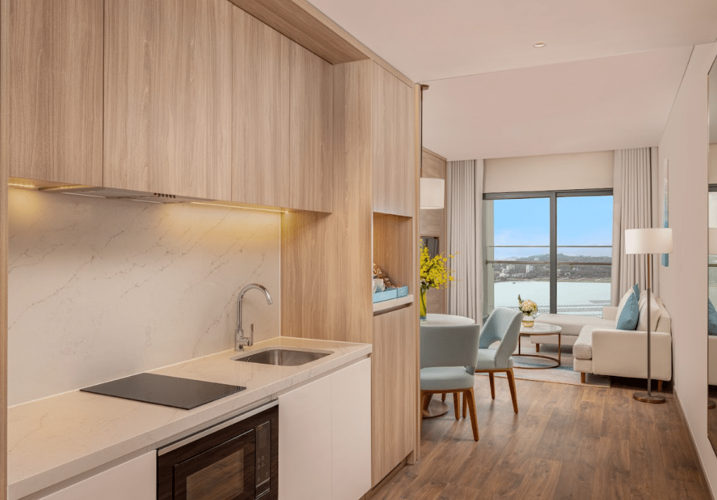 Executive Suite Bay Vista #7