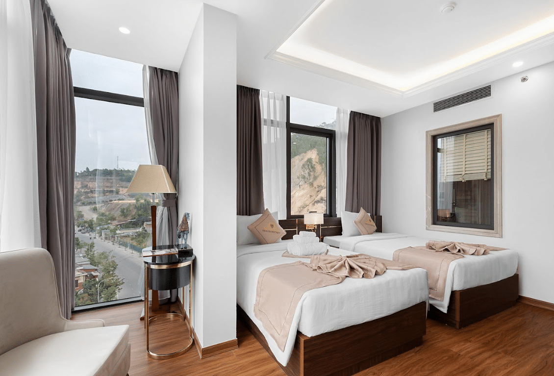 Deluxe Sea View Double/ Twin #3