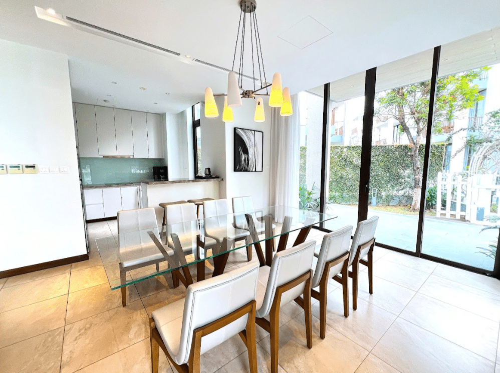 Deluxe Lake Side Villa #3