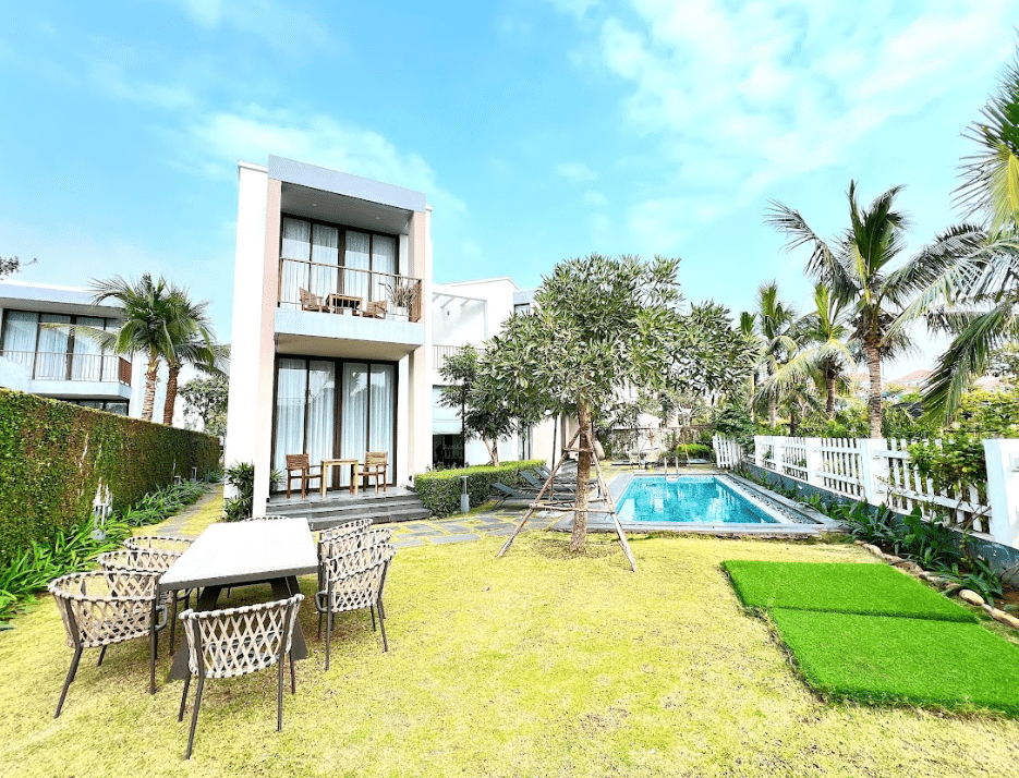 Oakwood Executive Villa Suite #8