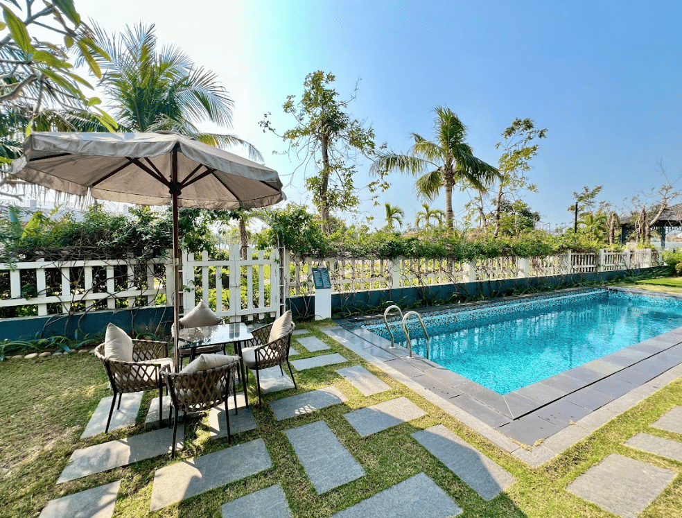 Oakwood Presidential Pool Villa #1