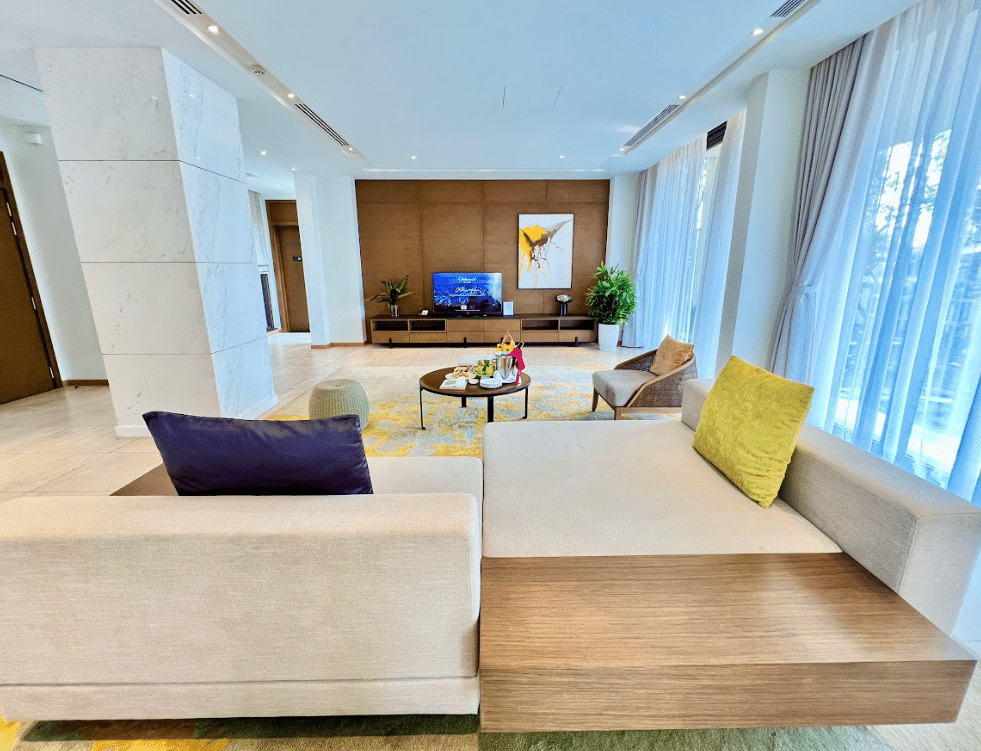 Oakwood Presidential Pool Villa #2