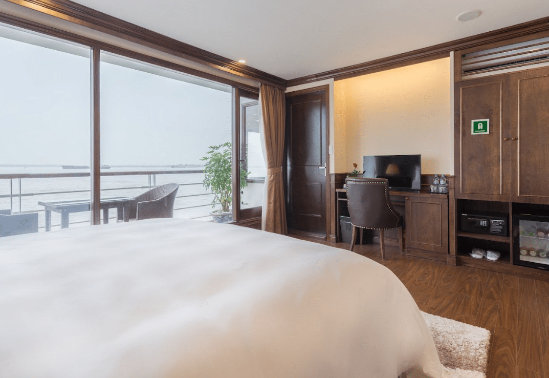 Ocean Suite Balcony #4