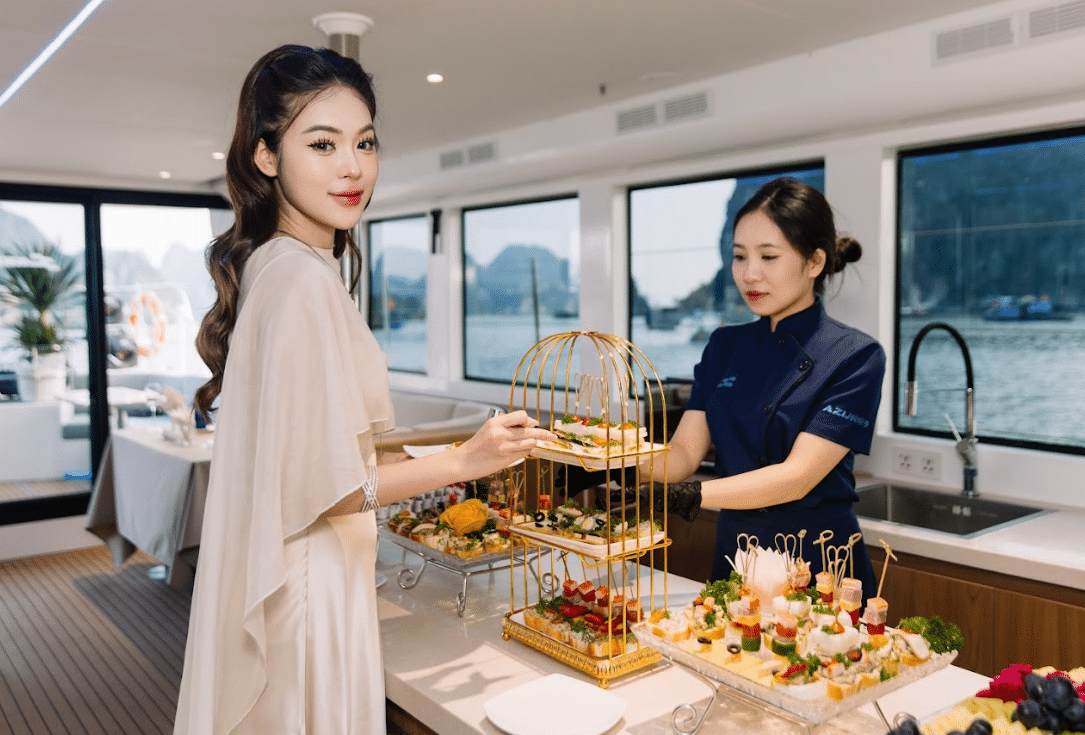 AZURE 9 HALONG YACHT CLUB #5