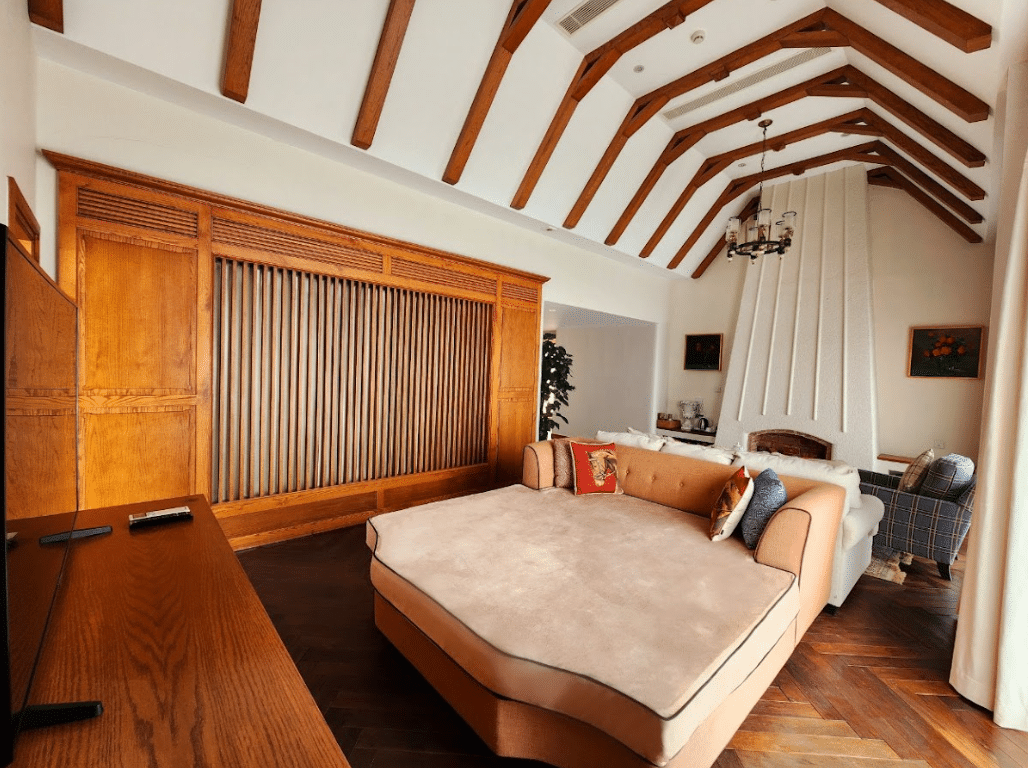 Grand Suite #2