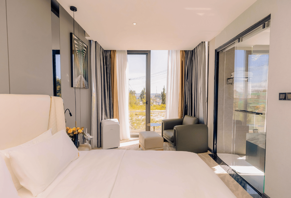 Deluxe Double With Balcony #2