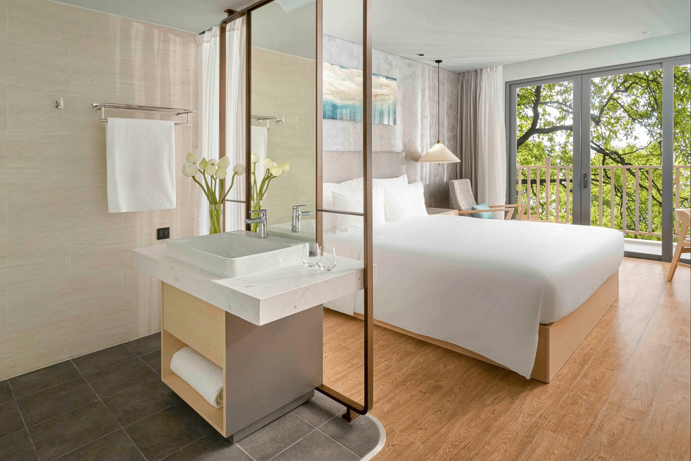 Deluxe Balcony Garden View  (King/ Twin) #3