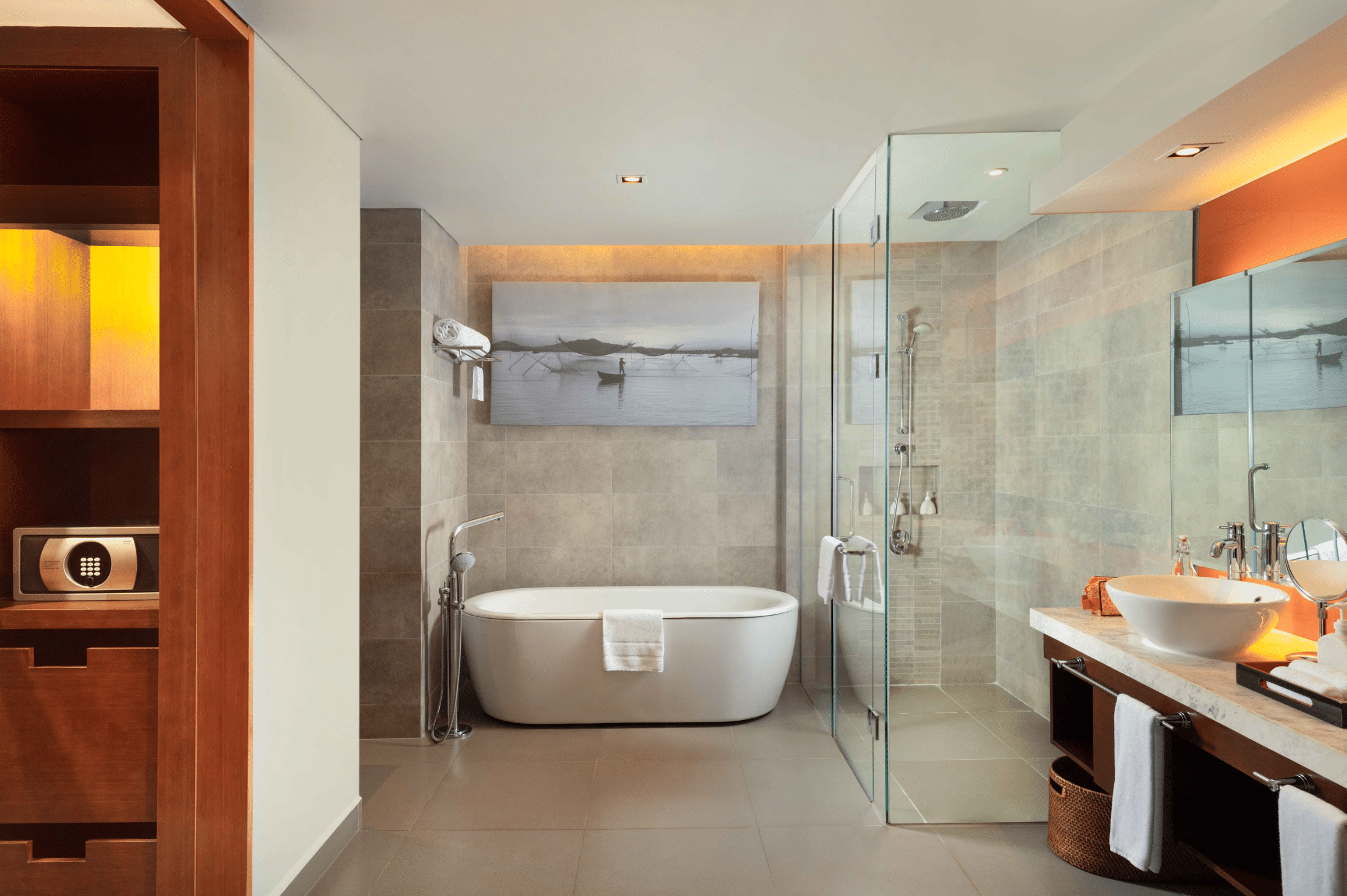 Courtyard One-Bedroom Pool Suite #5