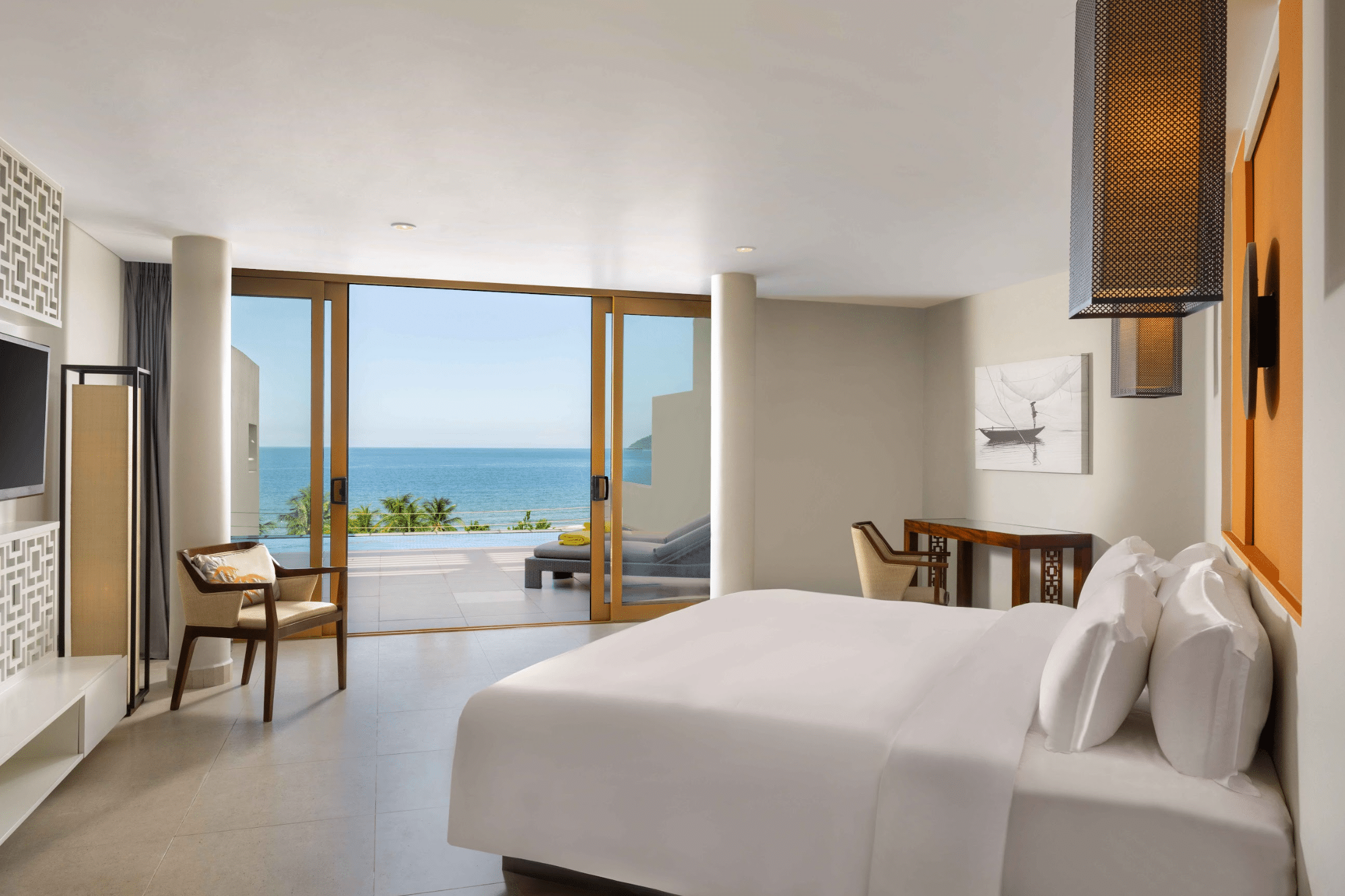 Seaview One-Bedroom Pool Suite #4