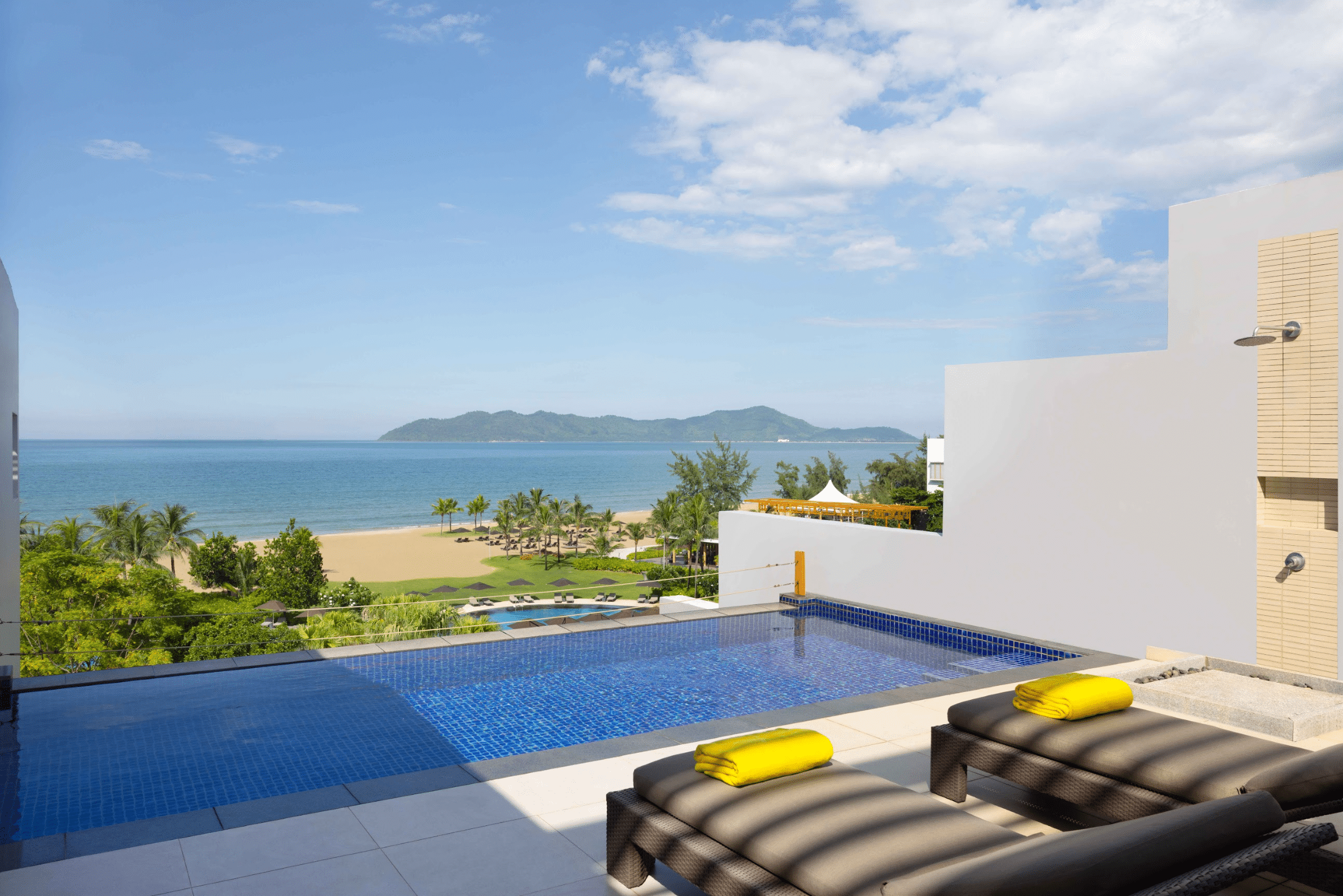 Seaview One-Bedroom Pool Suite #3
