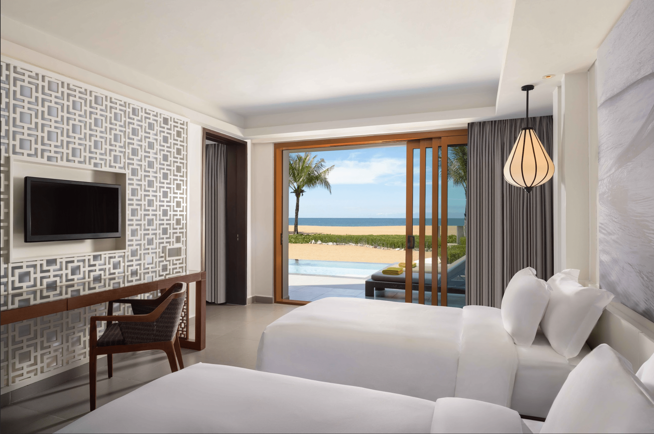 Beachíront Two-Bedroom Pool Suite #5