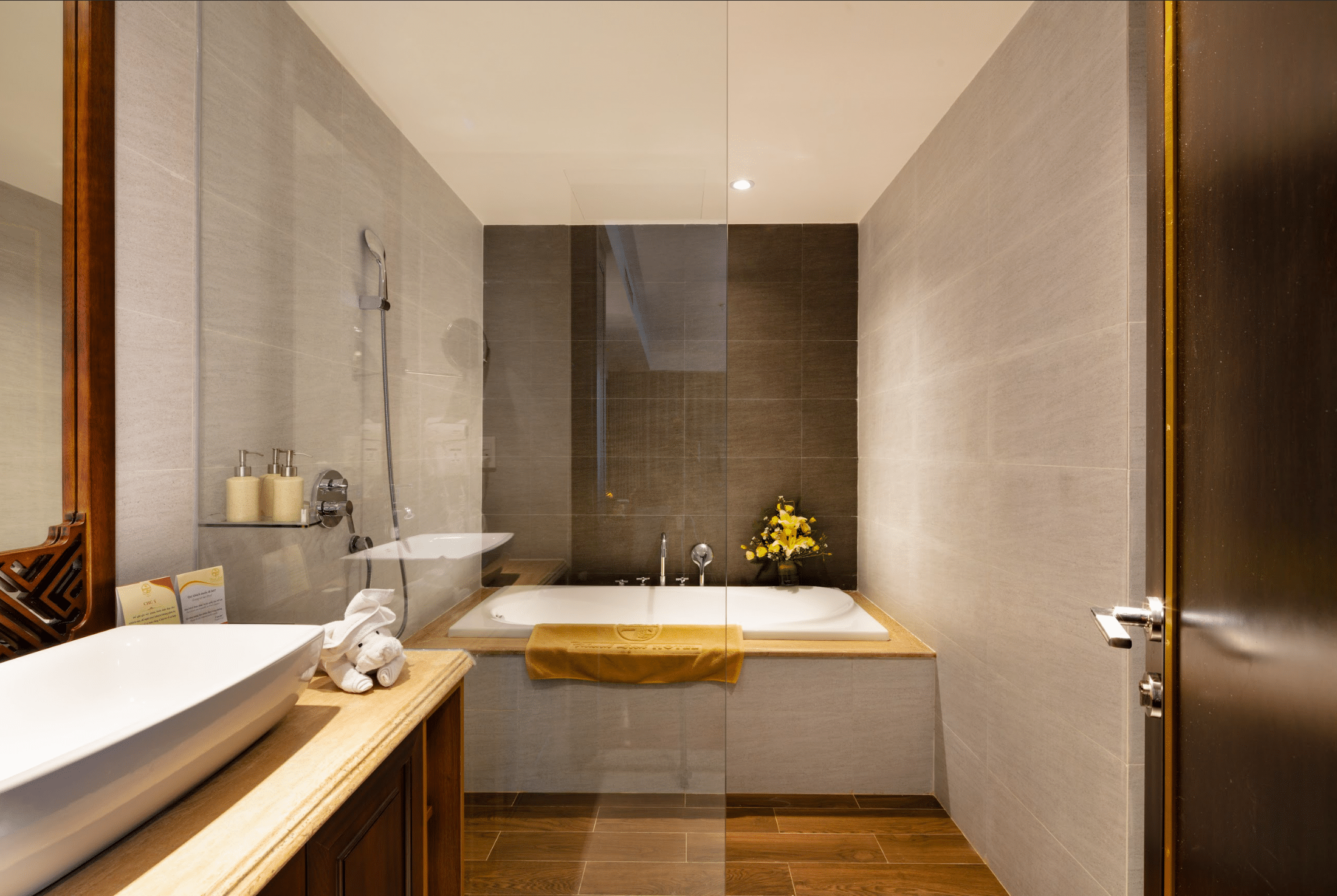 D' Elegance Signature Suite #2