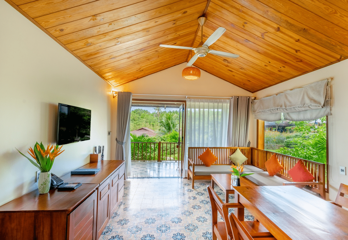 Villa 2 Bedrooms, 01 Living room with Balcony #3