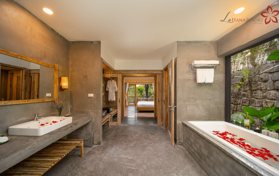 Hill Bungalow with Bathtub #2