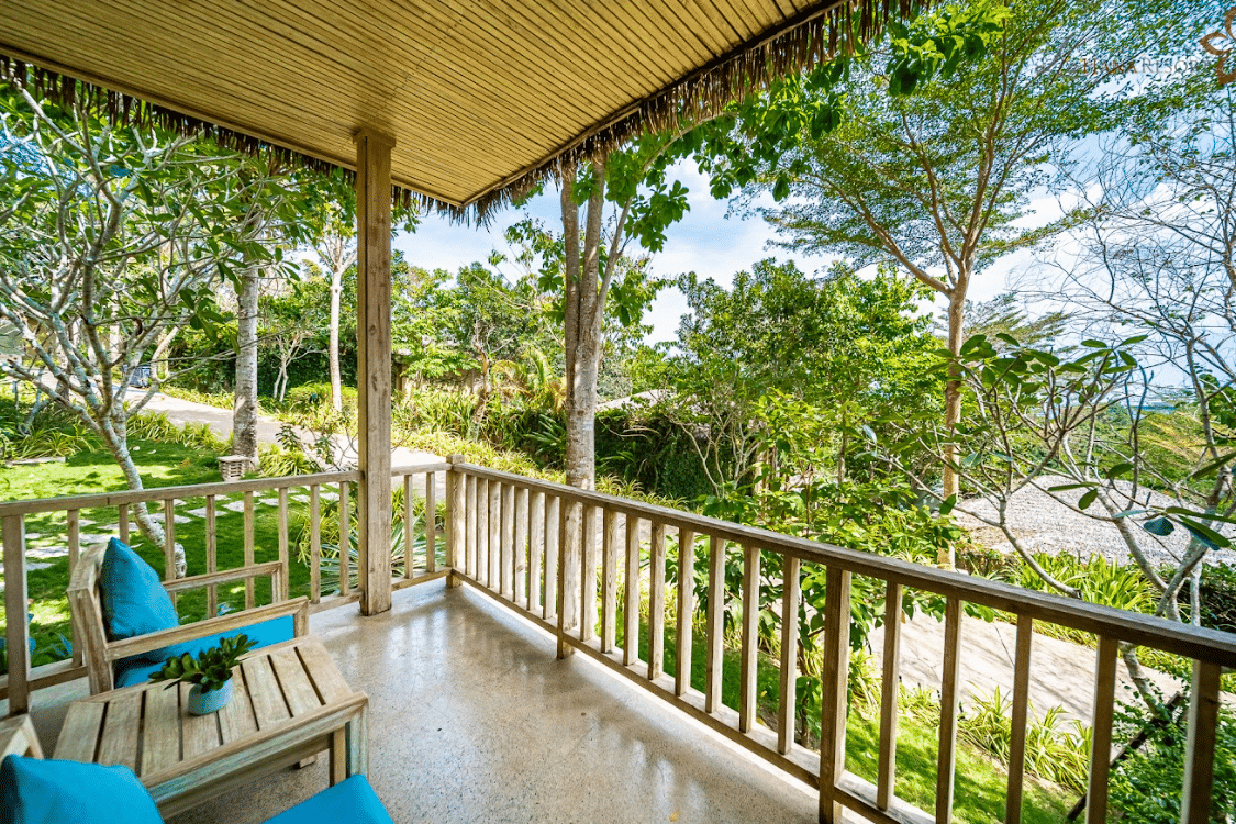 Hill Bungalow with Bathtub #4