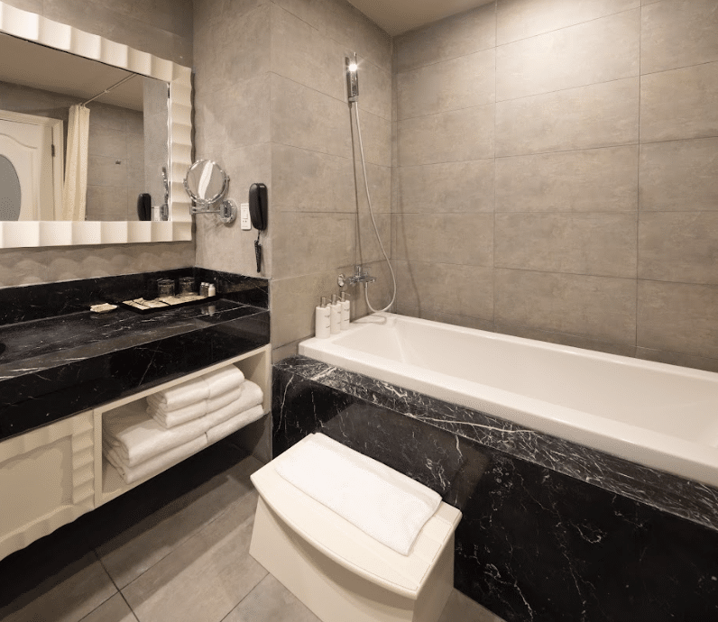 Family Suite (1 King + 2 Sofa-beds) #3