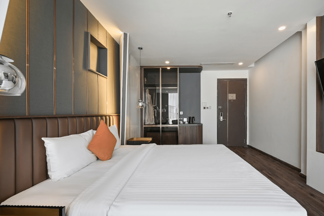 Executive Suite Park #6