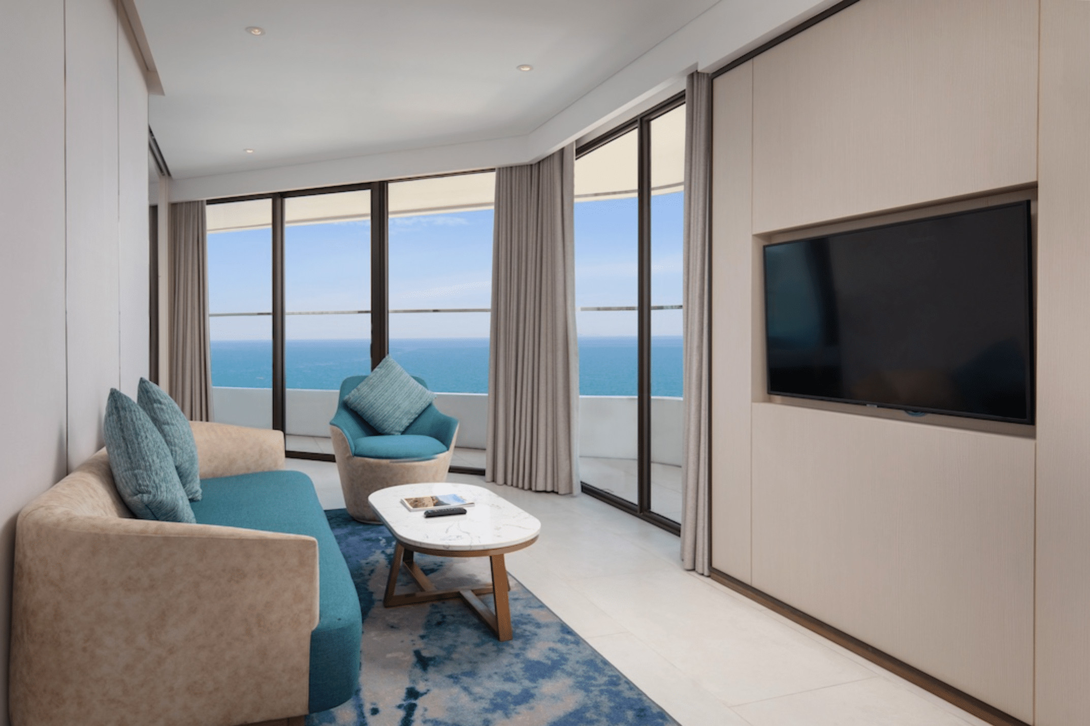 Executive Corner Suite #4
