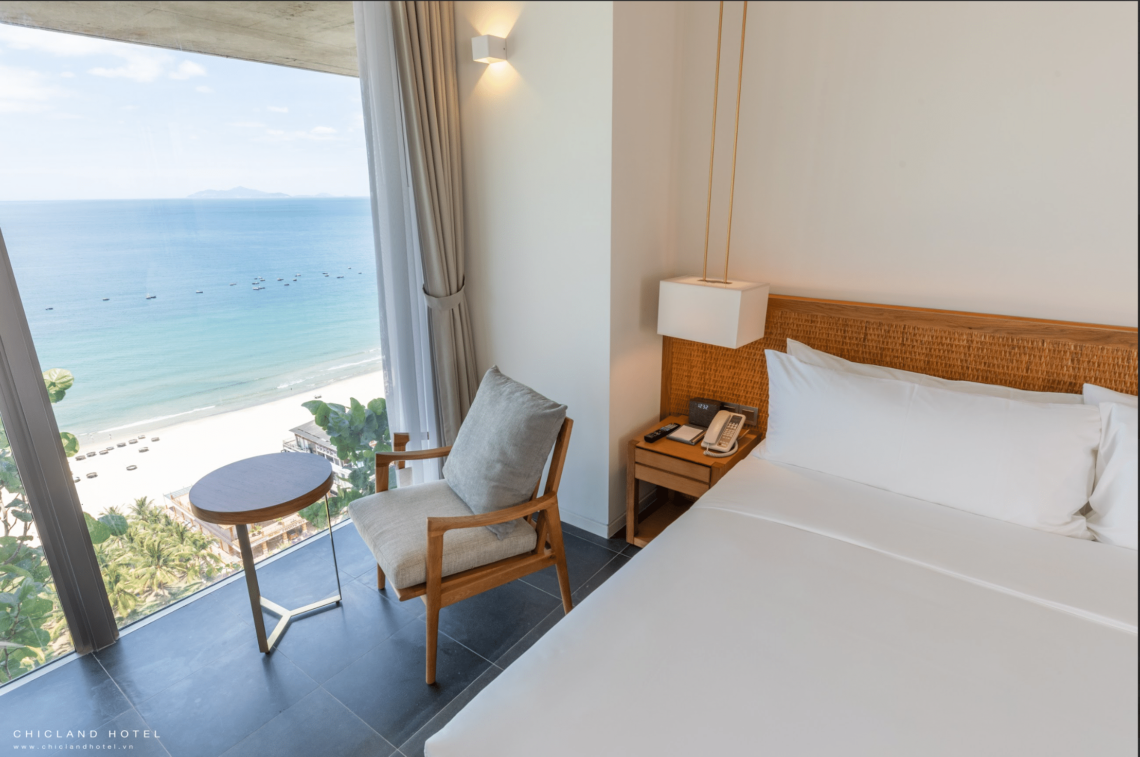 The Sứ Ocean (Double)  Deluxe Oceanfront #5