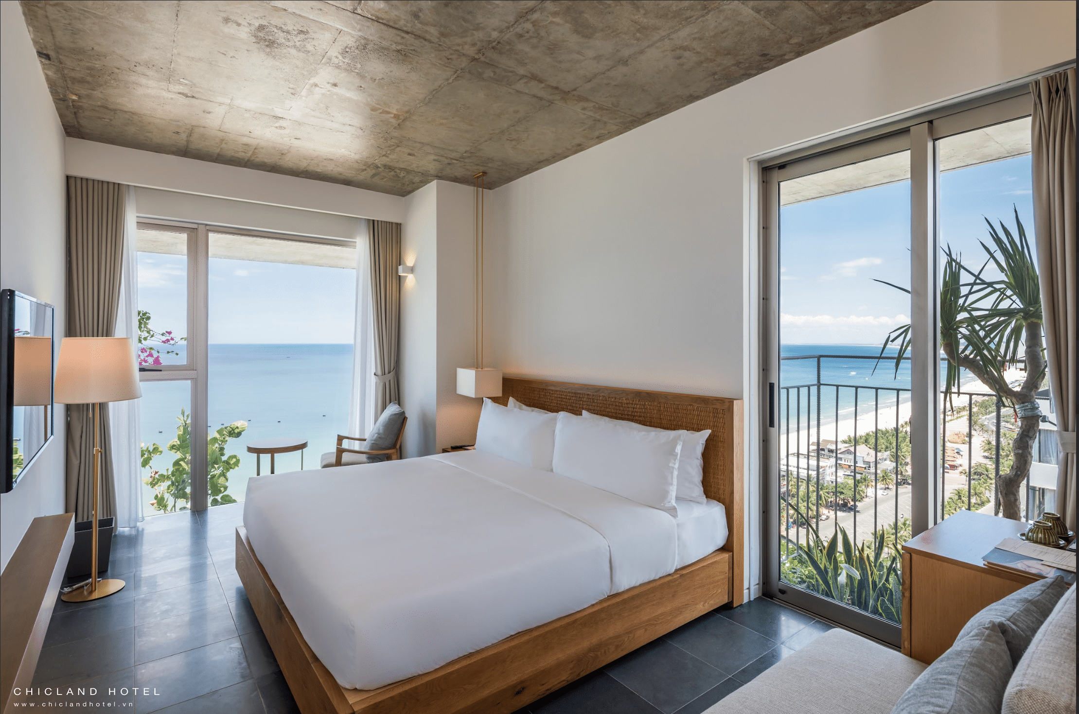 The Sứ Ocean (Double)  Deluxe Oceanfront #3