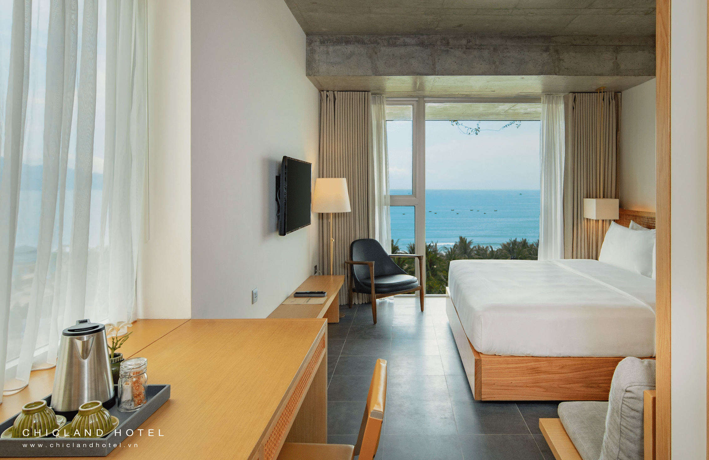 The Sứ Ocean (Double)  Deluxe Oceanfront #1