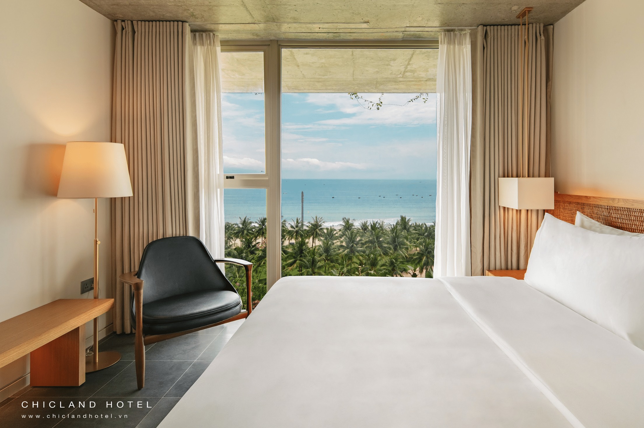 The Sứ Ocean (Double)  Deluxe Oceanfront #2