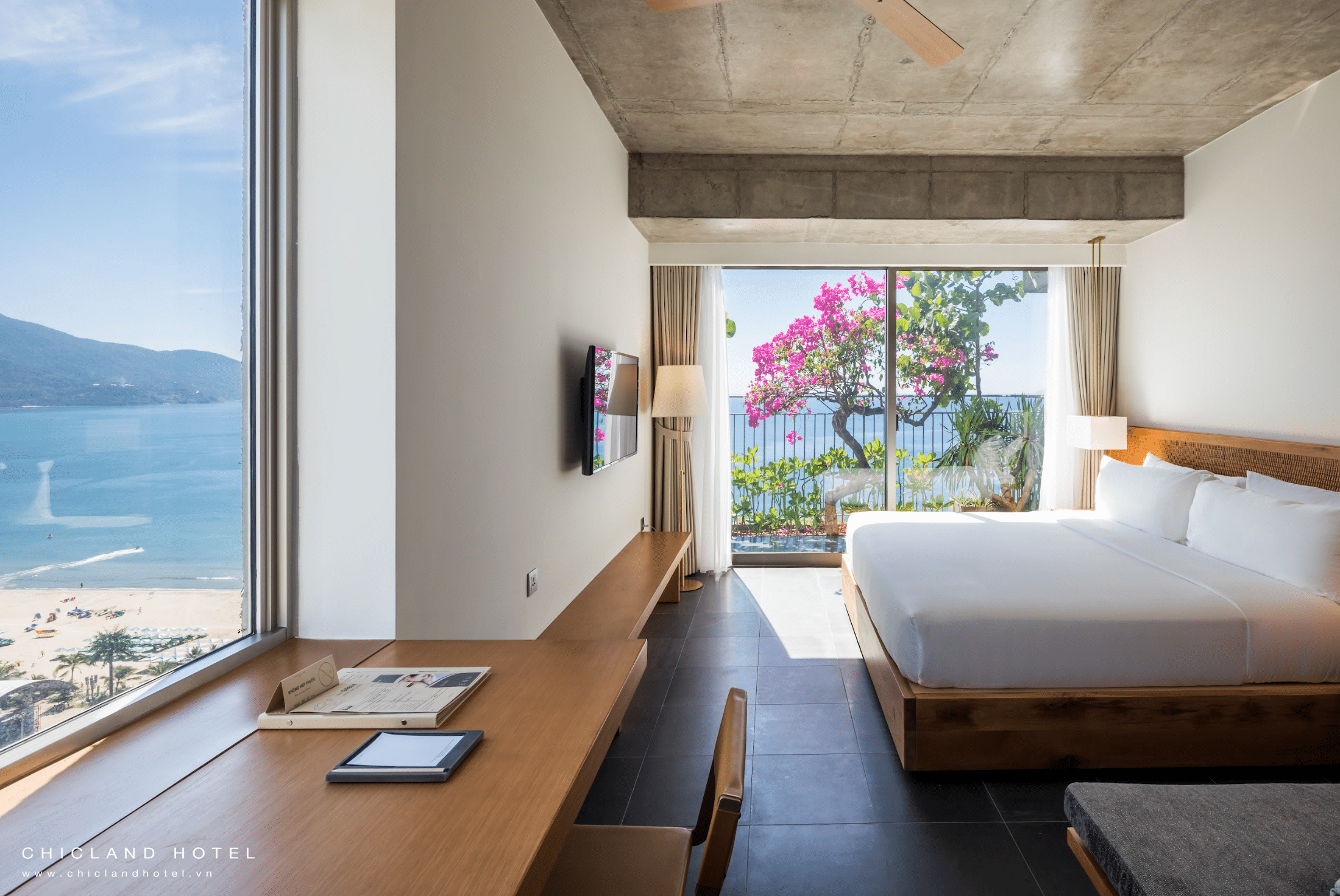 Thiên Điểu (Double/Twin)  Deluxe Ocean Front with Balcony #5