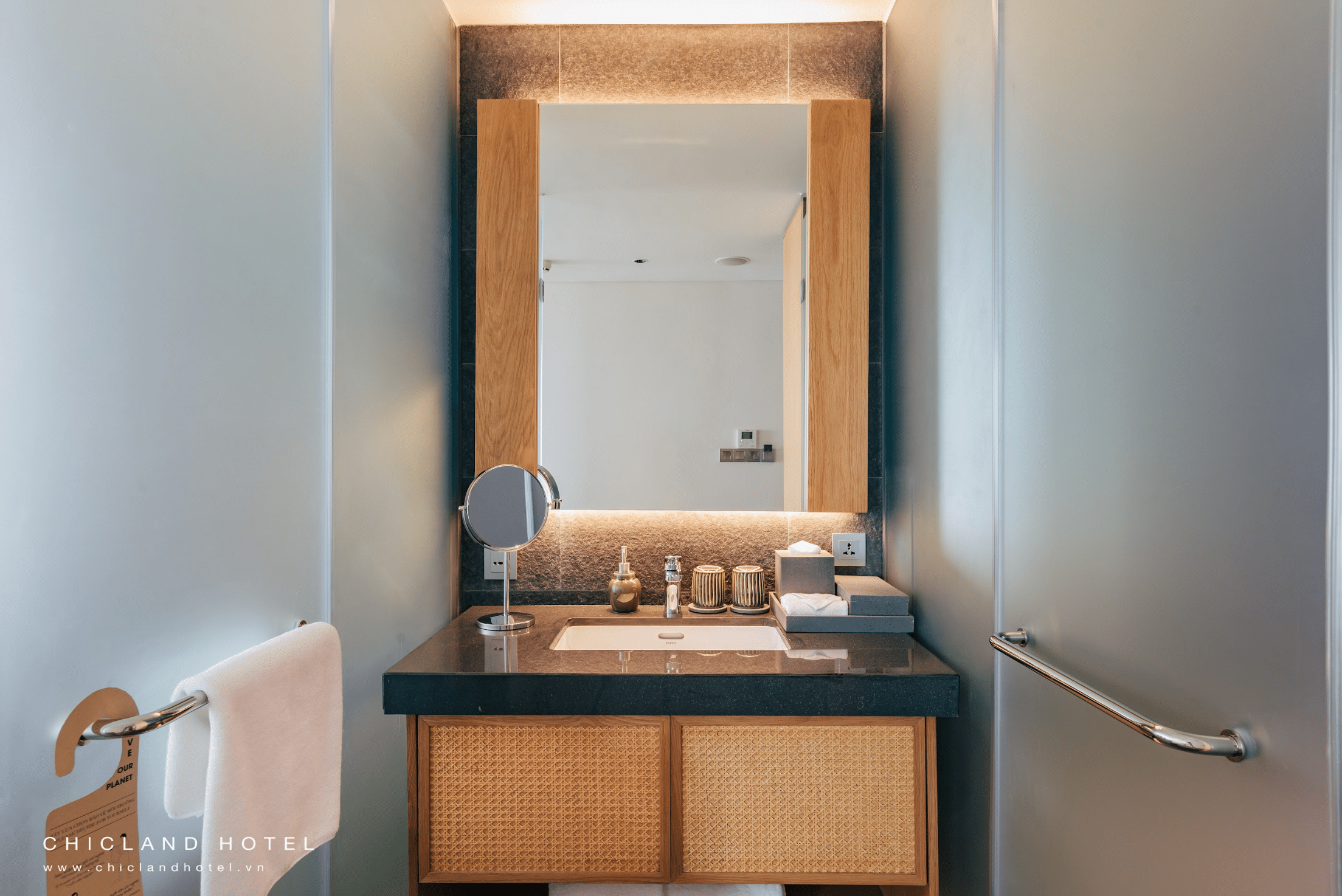 Thiên Điểu (Double/Twin)  Deluxe Ocean Front with Balcony #7