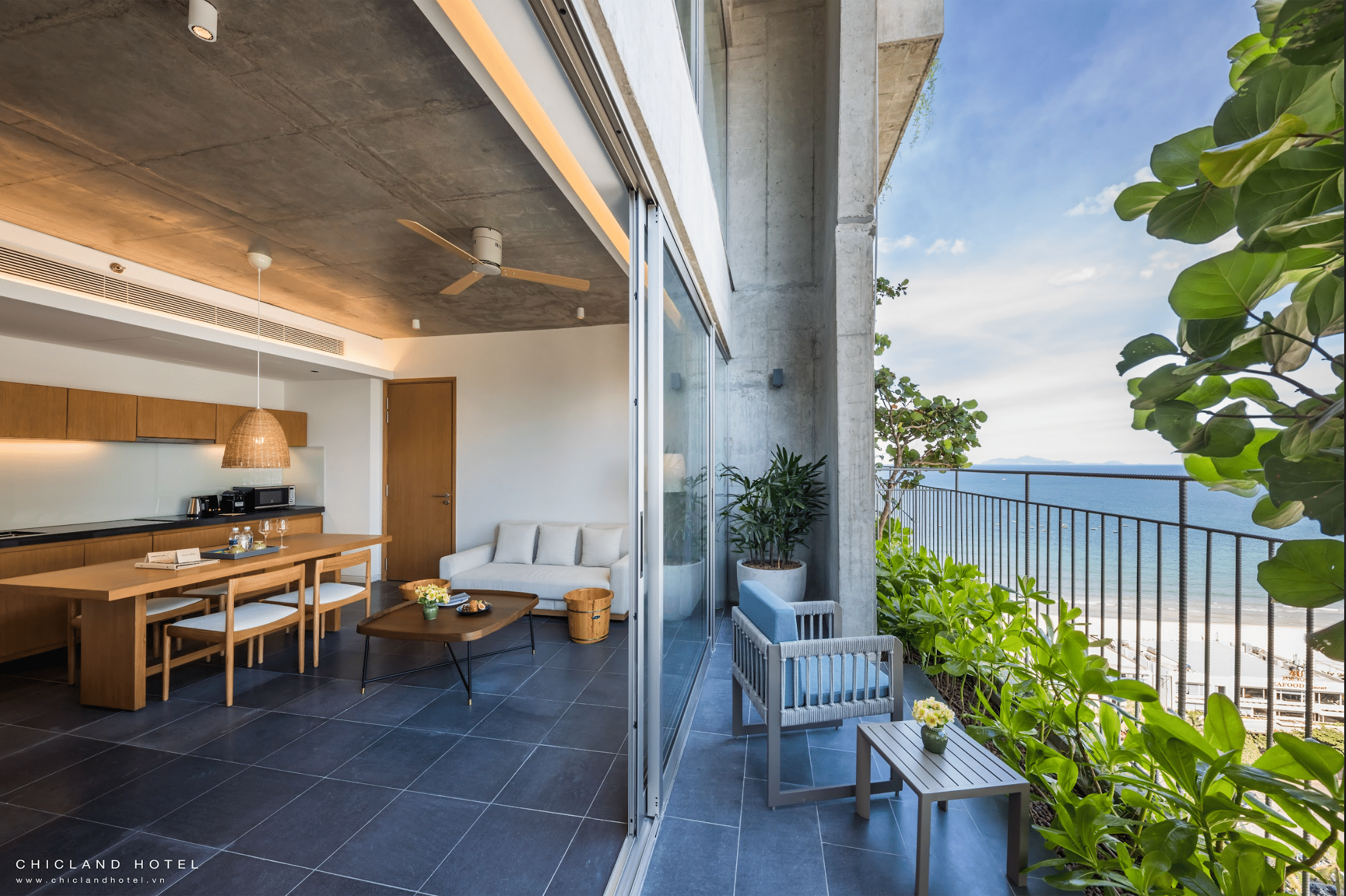Nho Biển (Double + Double/Twin)  Two Bedroom Apartment with Balcony #2