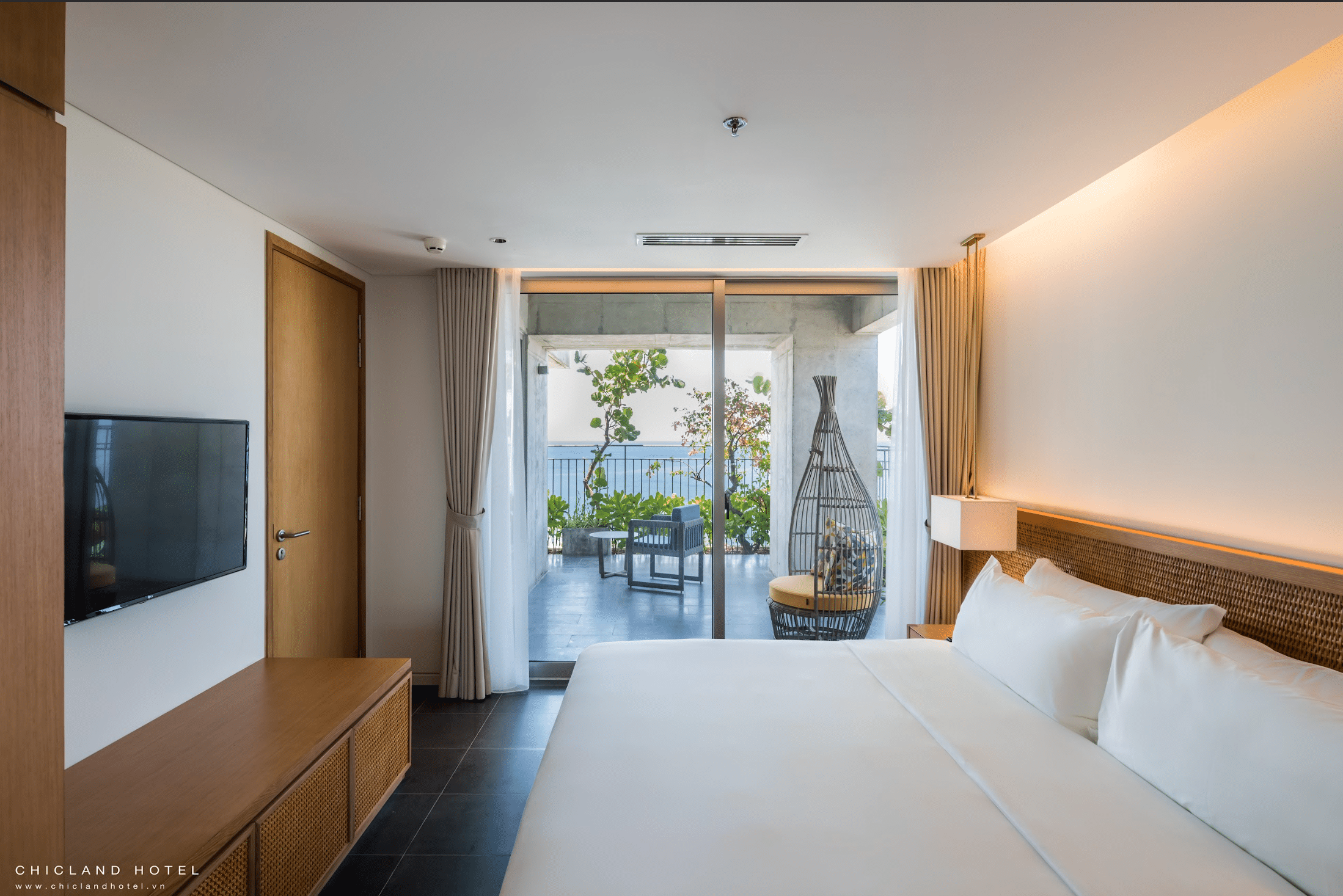 Nho Biển Ocean (Double + Double/Twin)  Two Bedroom Ocean Front Apartment with Balcony #7