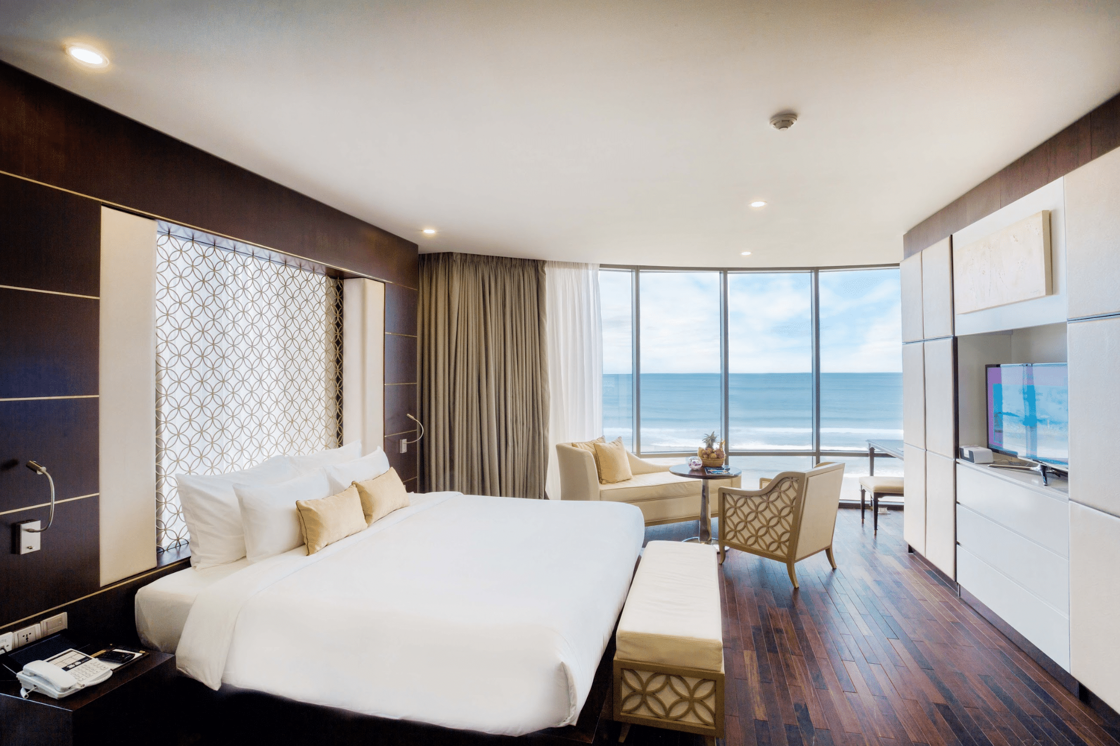 Premier Suite Beachfront #3