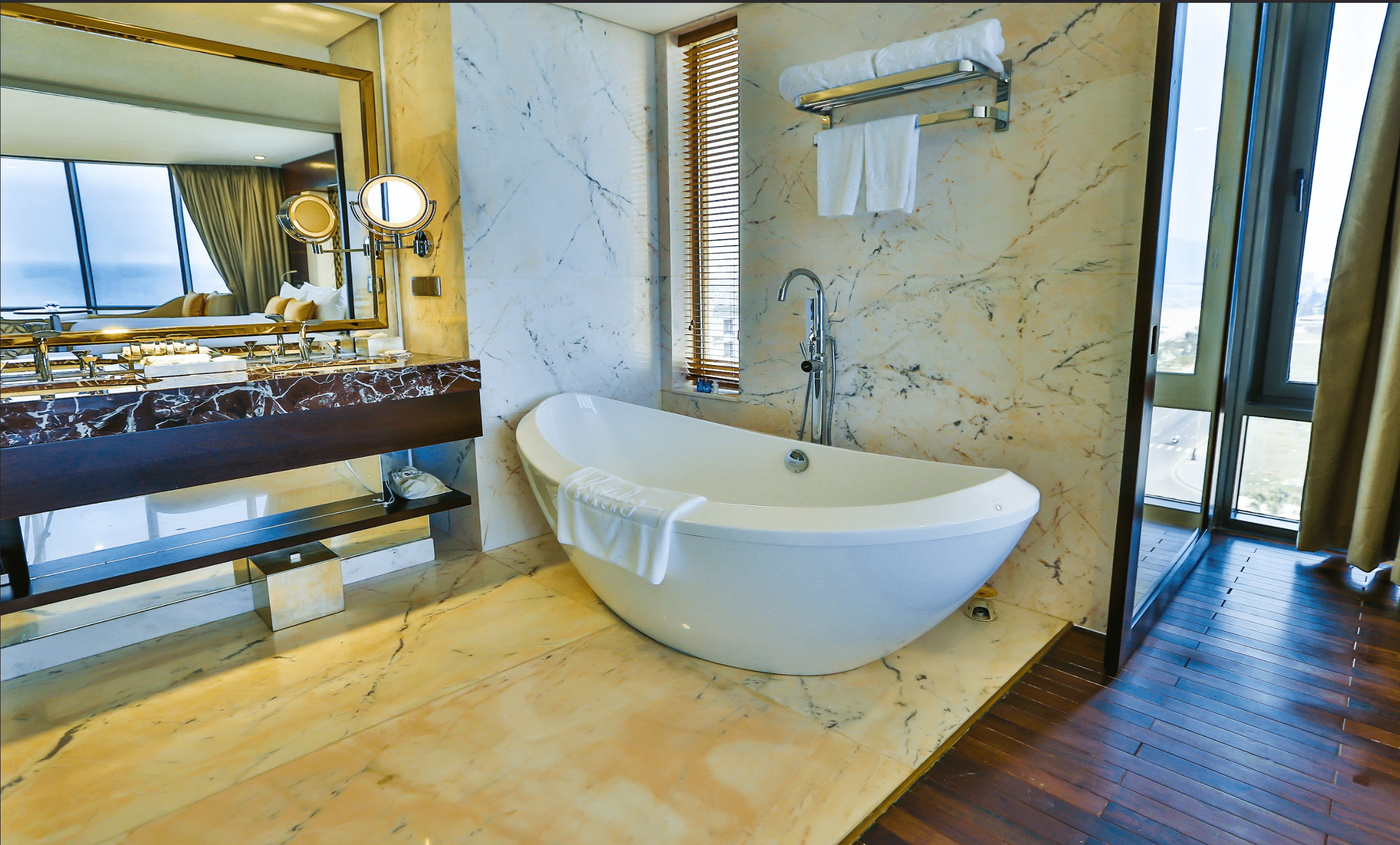 Premier Suite Beachfront #6