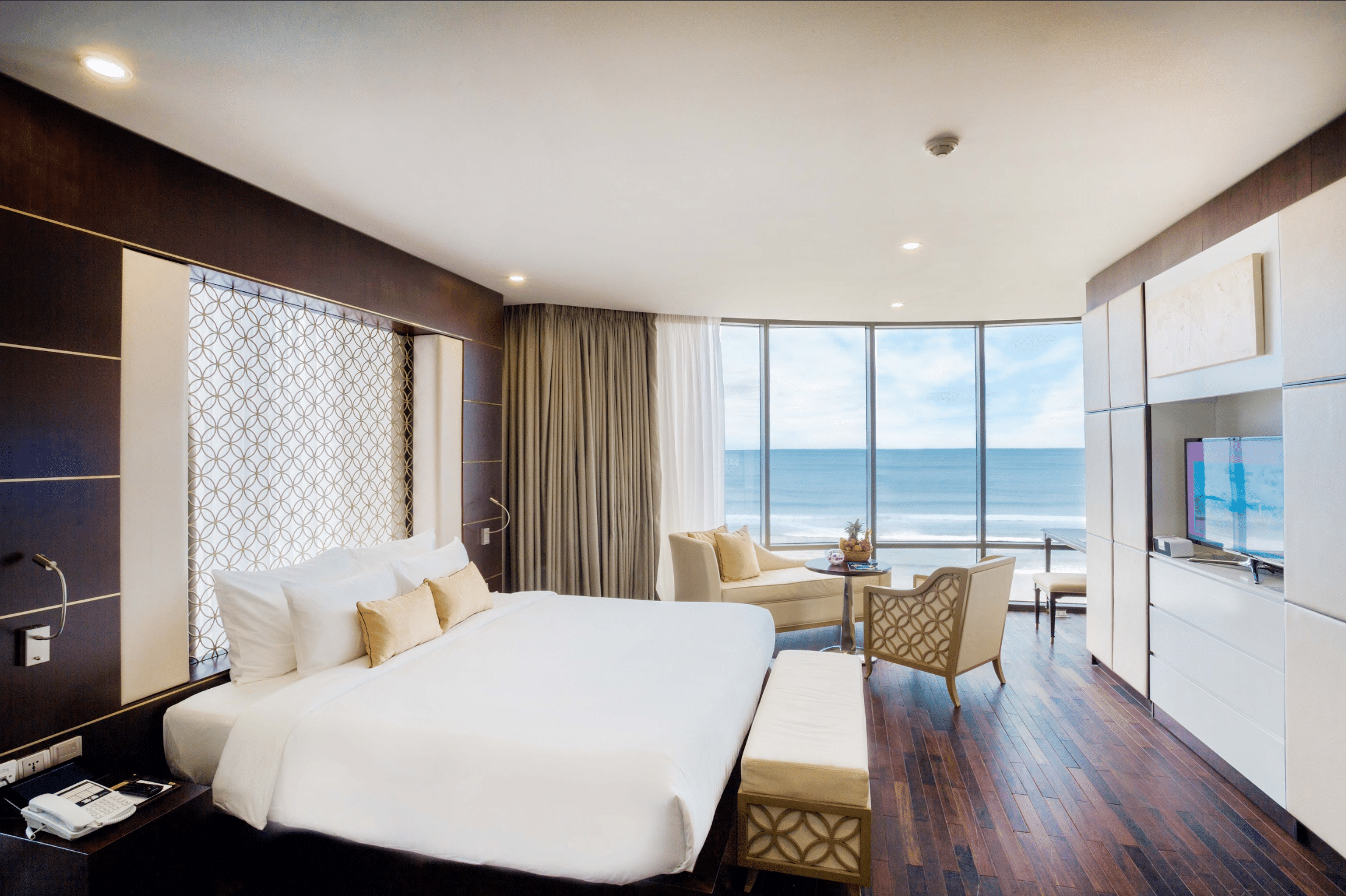 Premier Suite Beachfront #5