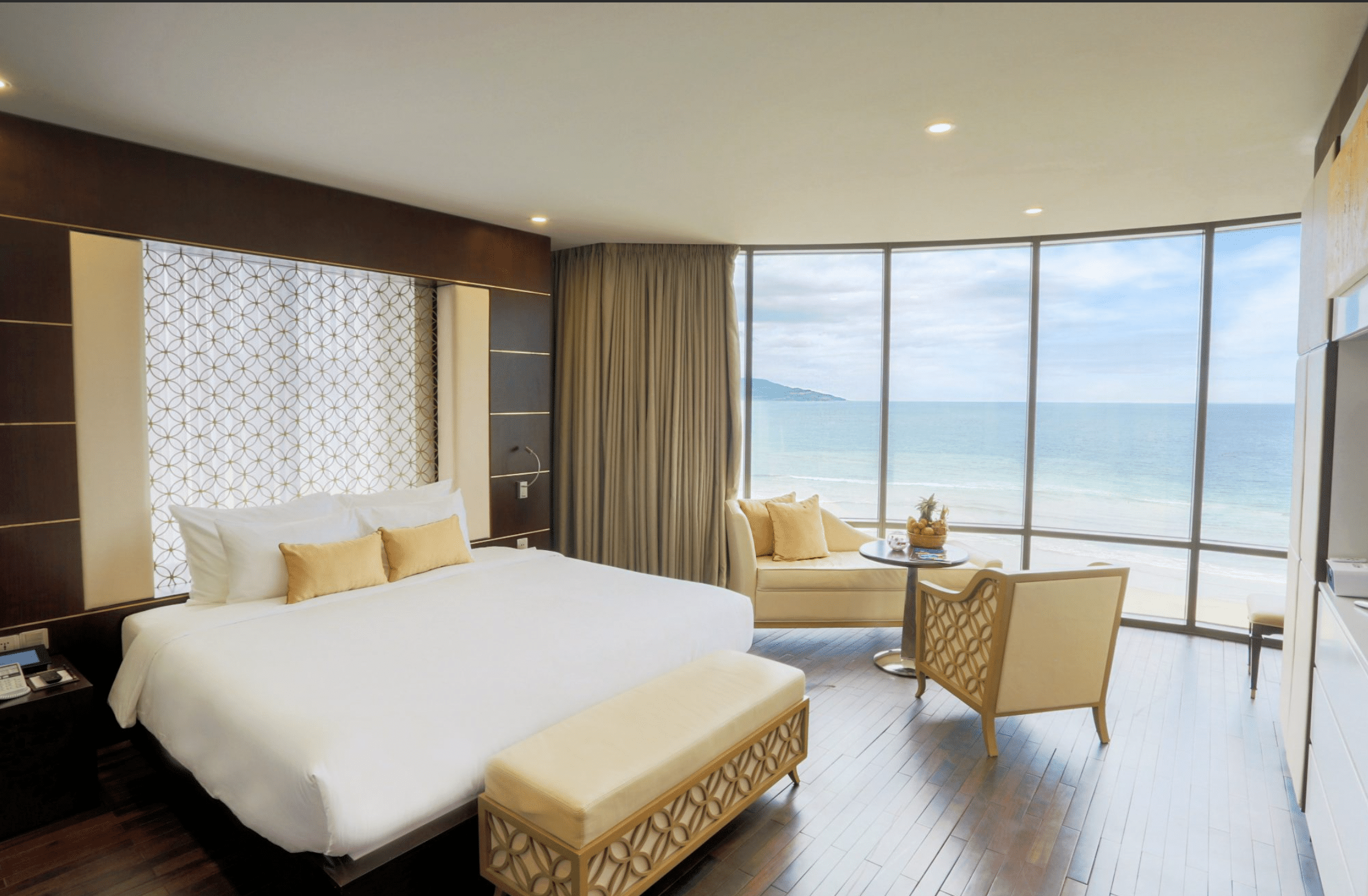 Premier Suite Beachfront #4
