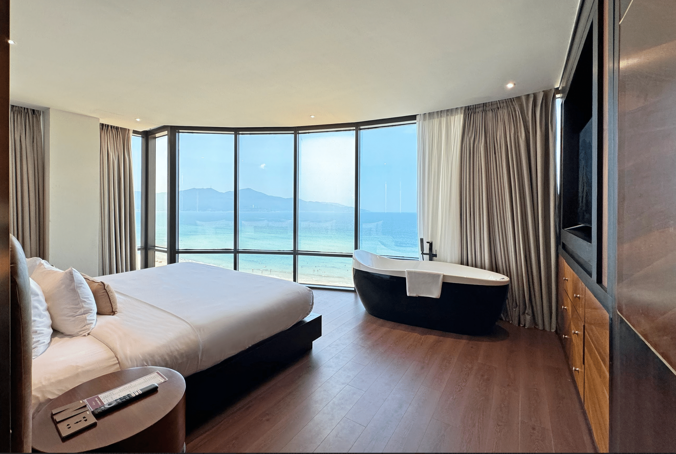 Presidential Suite Beachfront #4