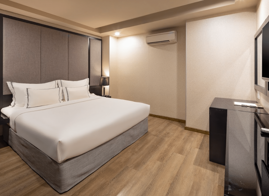 Family Suite (1 King + 2 Sofa-beds) #4