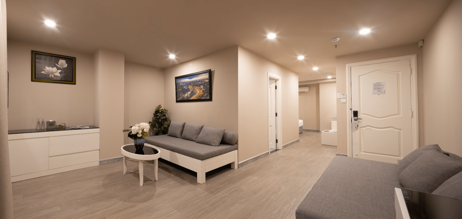 Family Suite (1 King + 2 Sofa-beds) #5