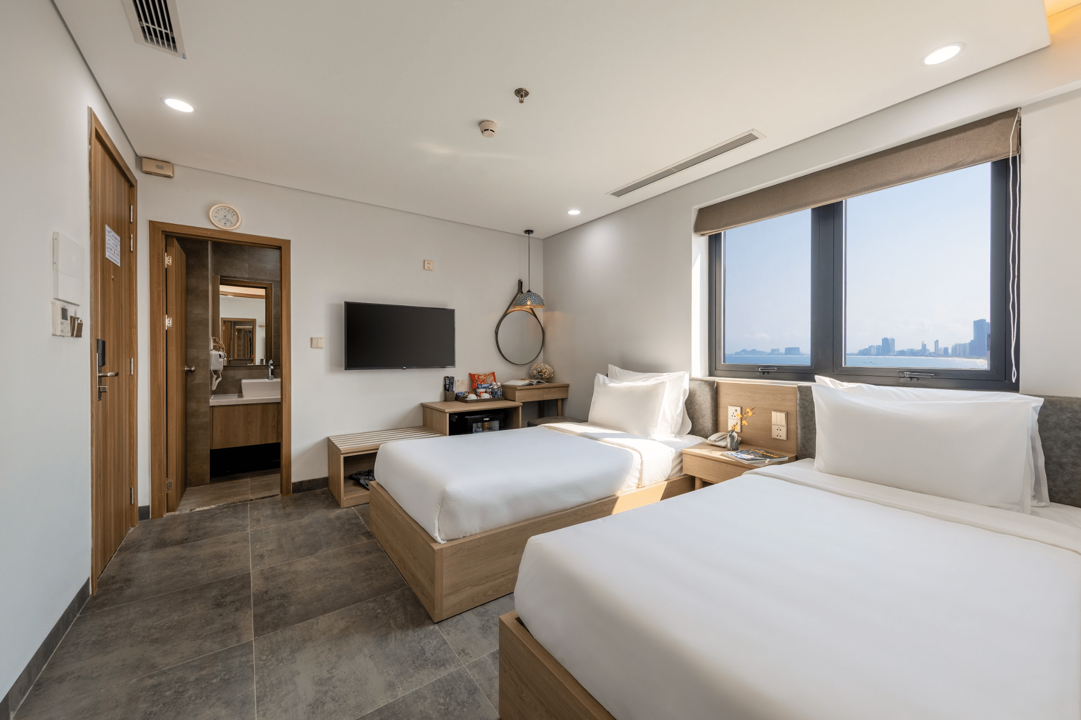 Family Room Sea View #6