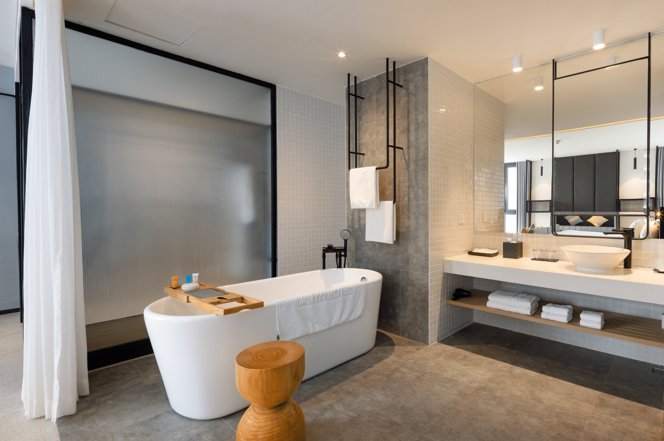 Executive Suite #6