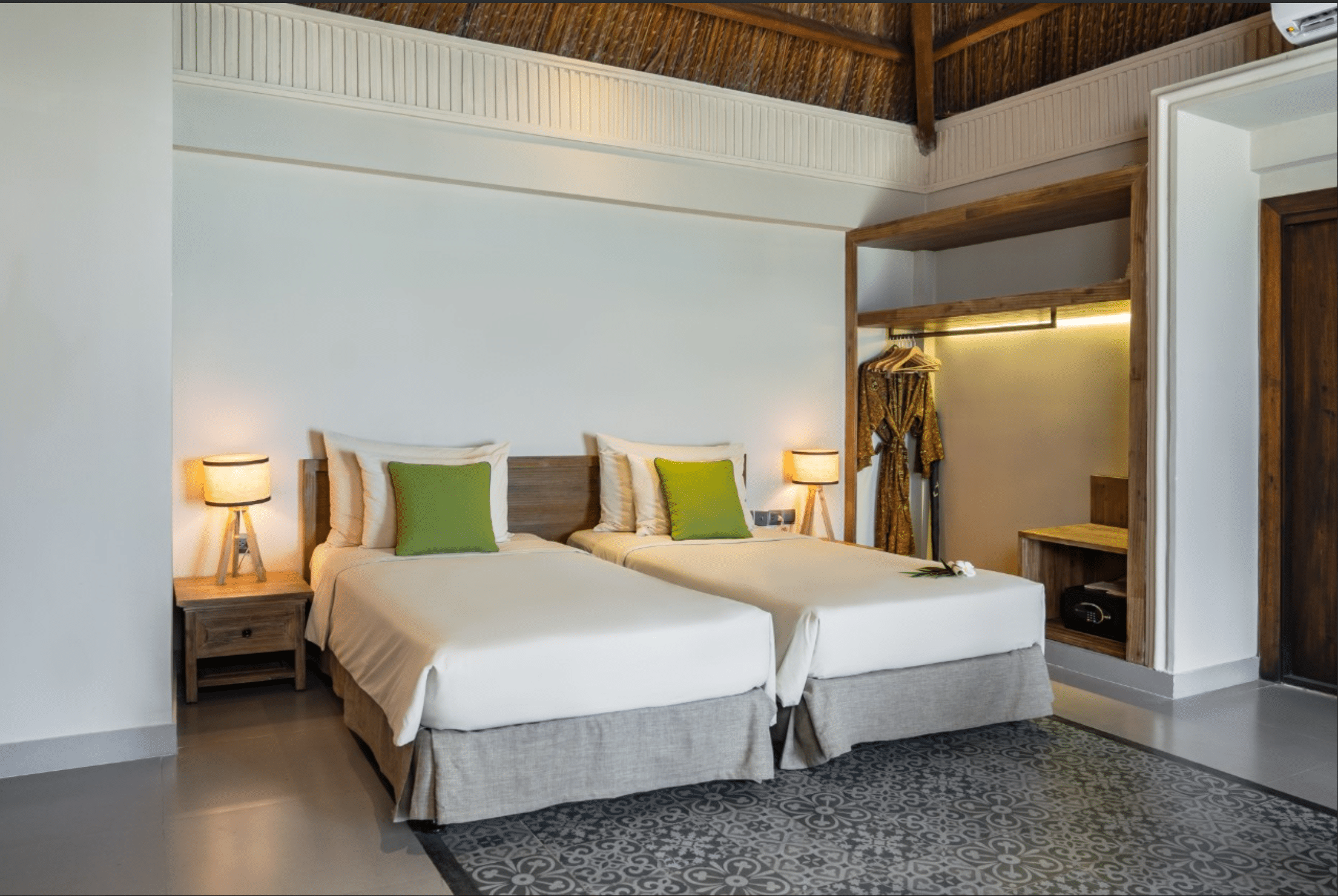 Deluxe Sea View Bungalow #4