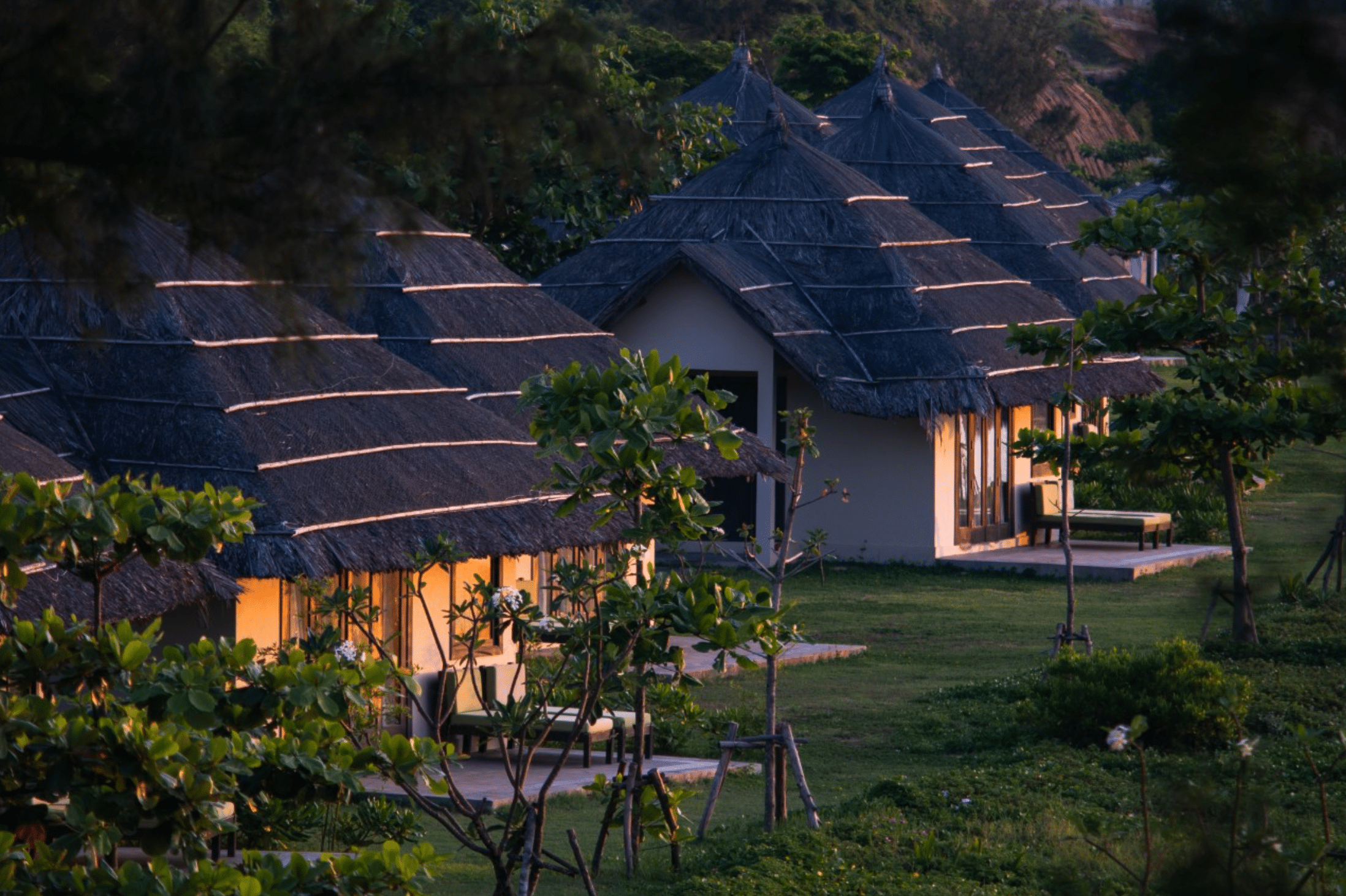 Deluxe Beach Front Bungalow #2