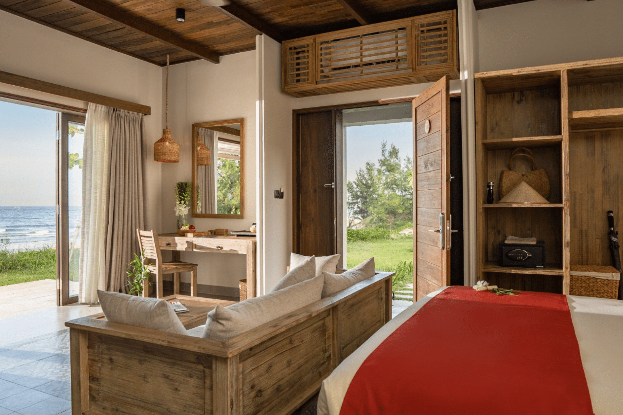 Junior Suite Beachfront/ Signature #7