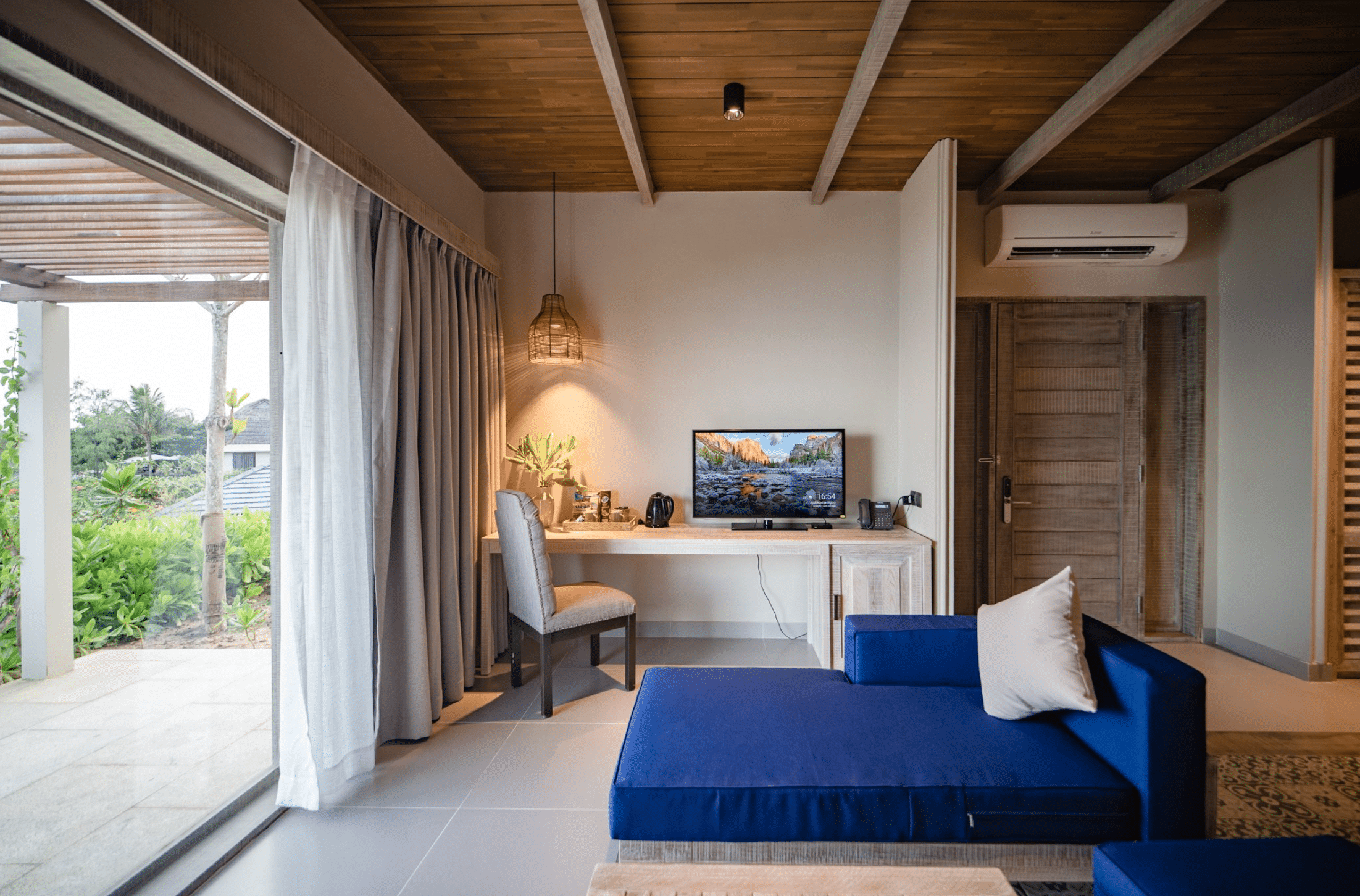 Junior Suite Beachfront/ Signature #5